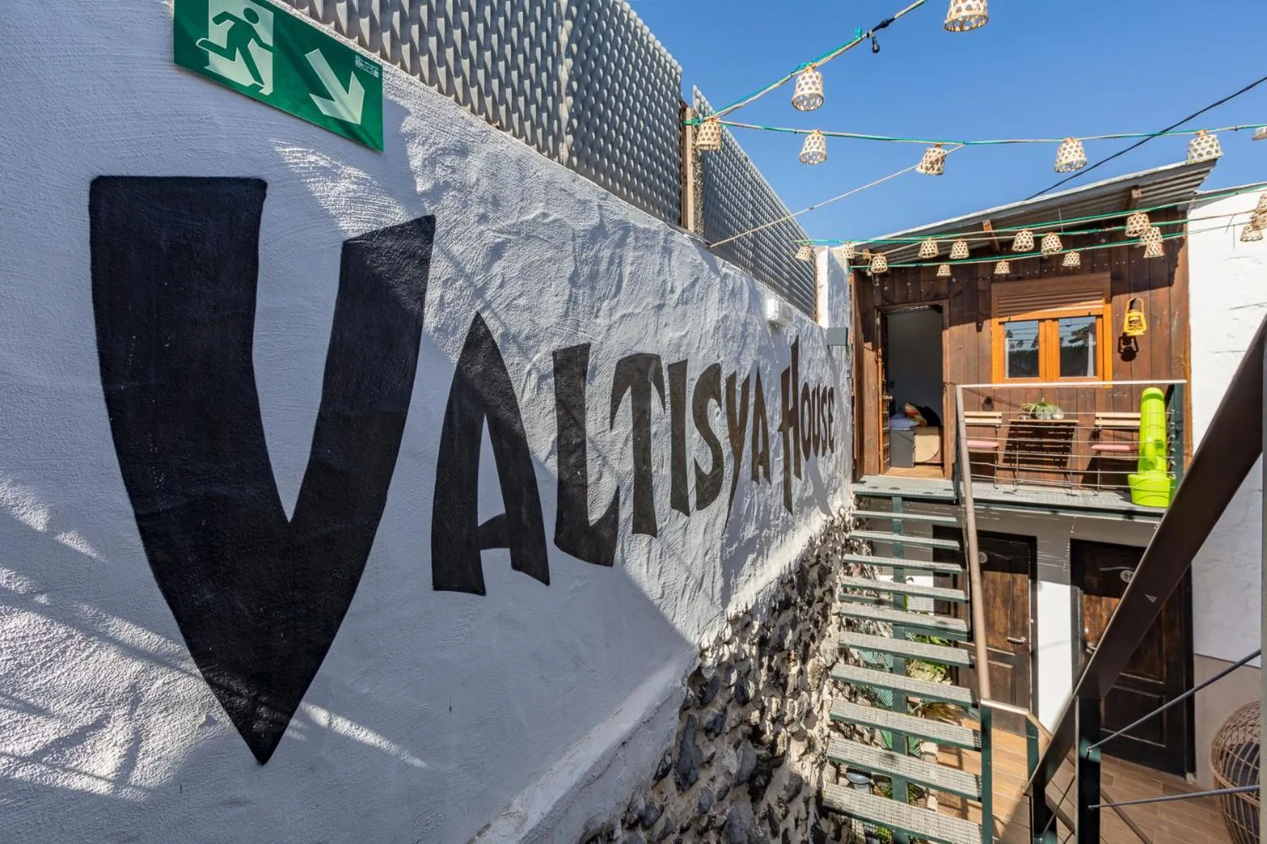 VALTISYA POOL AND AIRPORT