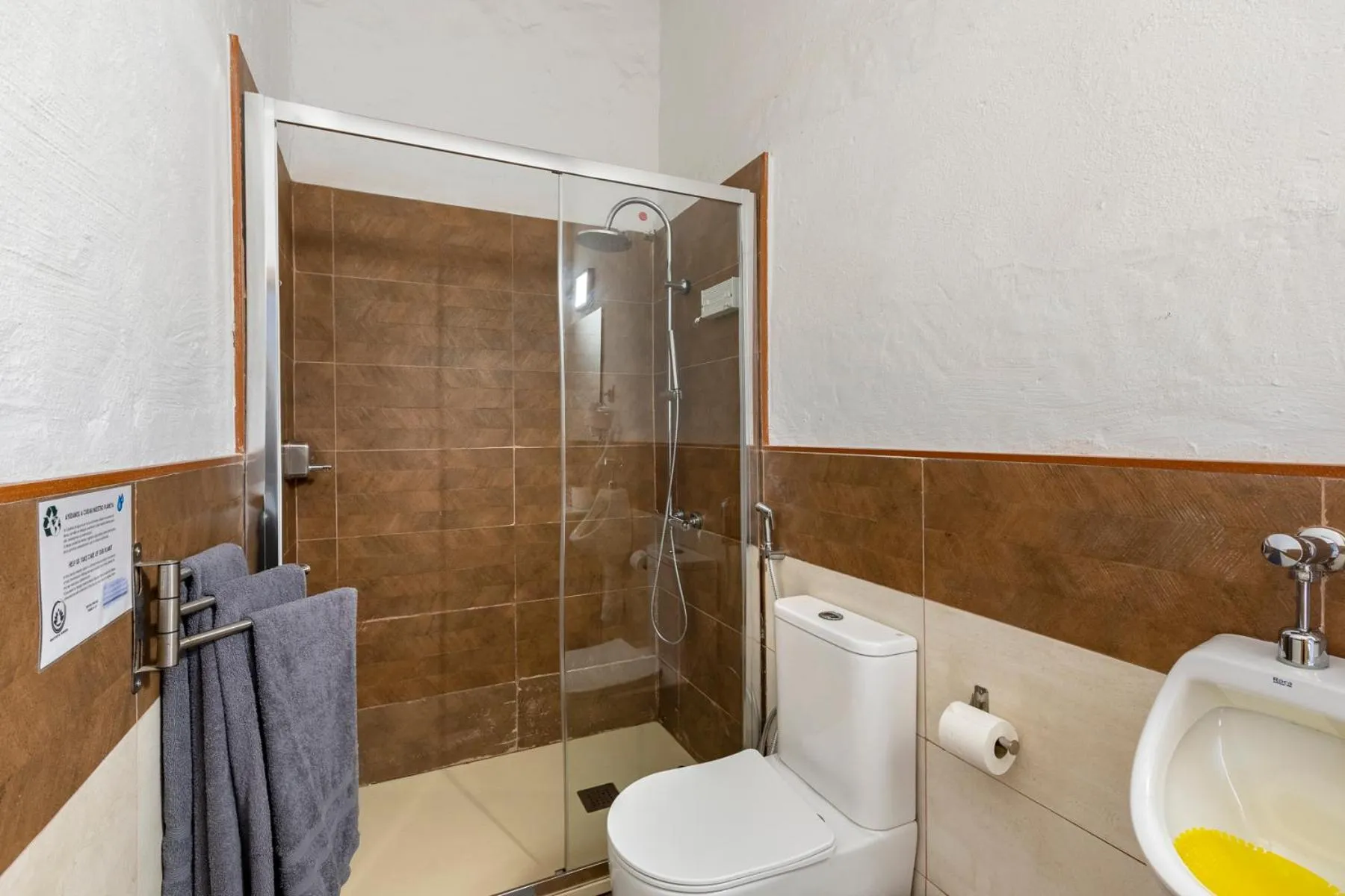 VALTISYA POOL AND AIRPORT