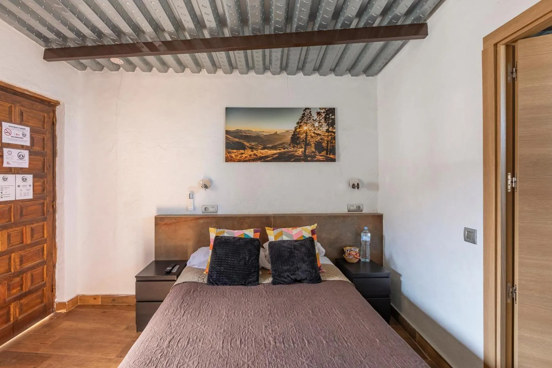 Bed in VALTISYA POOL AND AIRPORT