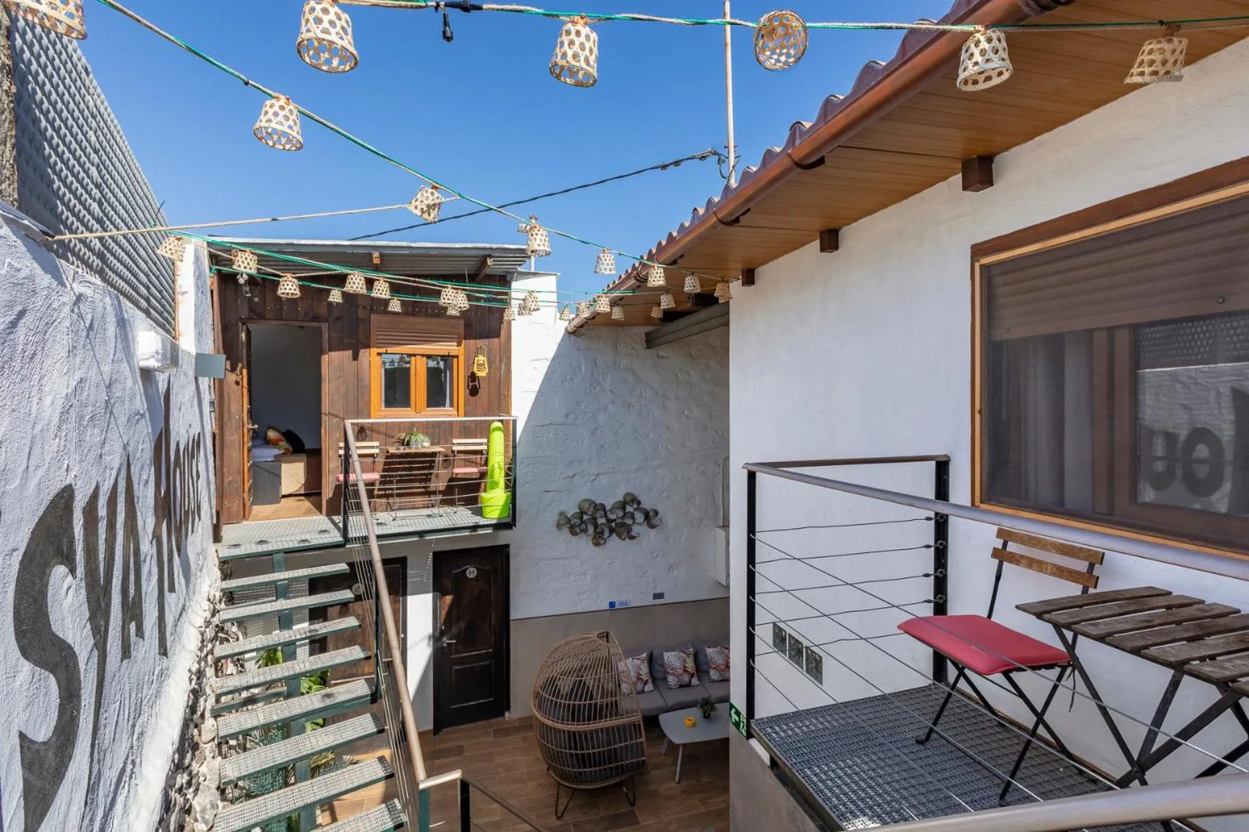 VALTISYA POOL AND AIRPORT