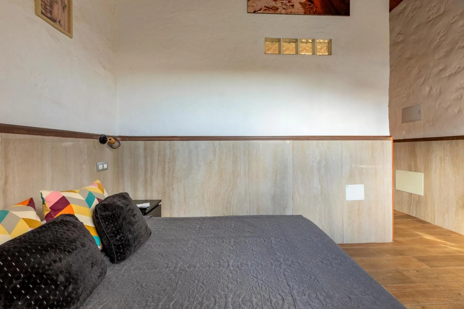 Bed in VALTISYA POOL AND AIRPORT