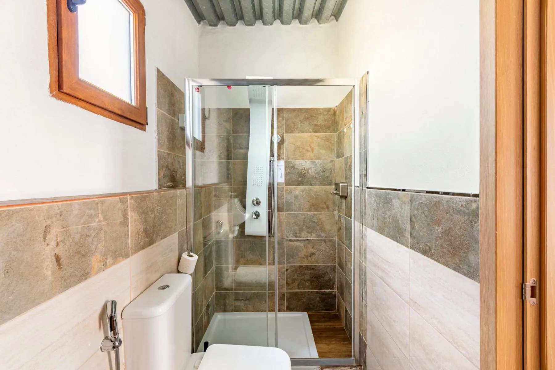 VALTISYA POOL AND AIRPORT