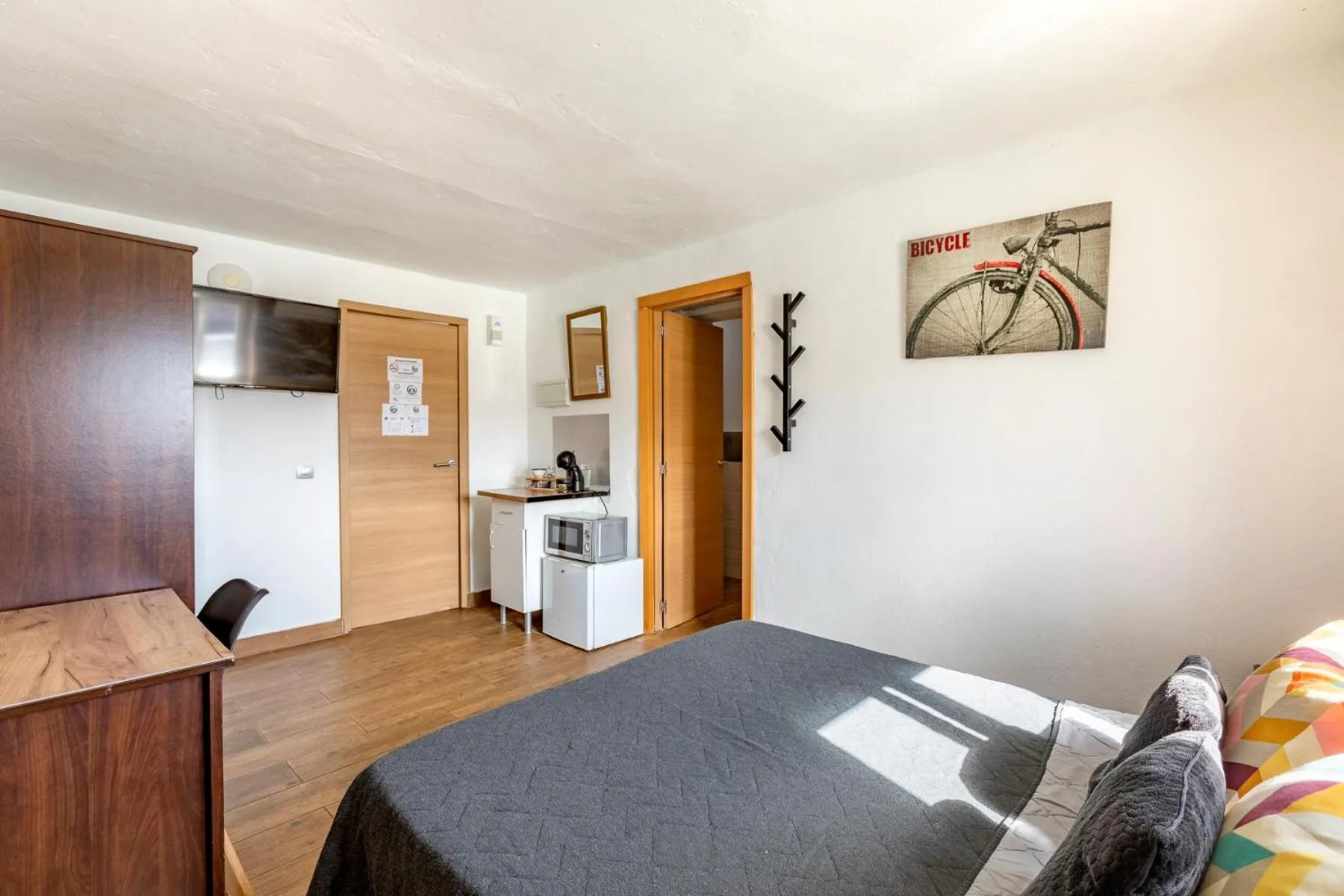 VALTISYA POOL AND AIRPORT