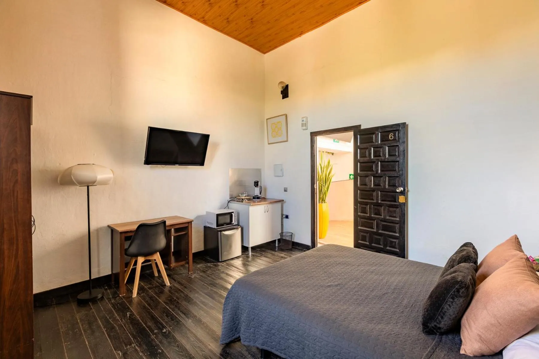 Bed in VALTISYA POOL AND AIRPORT