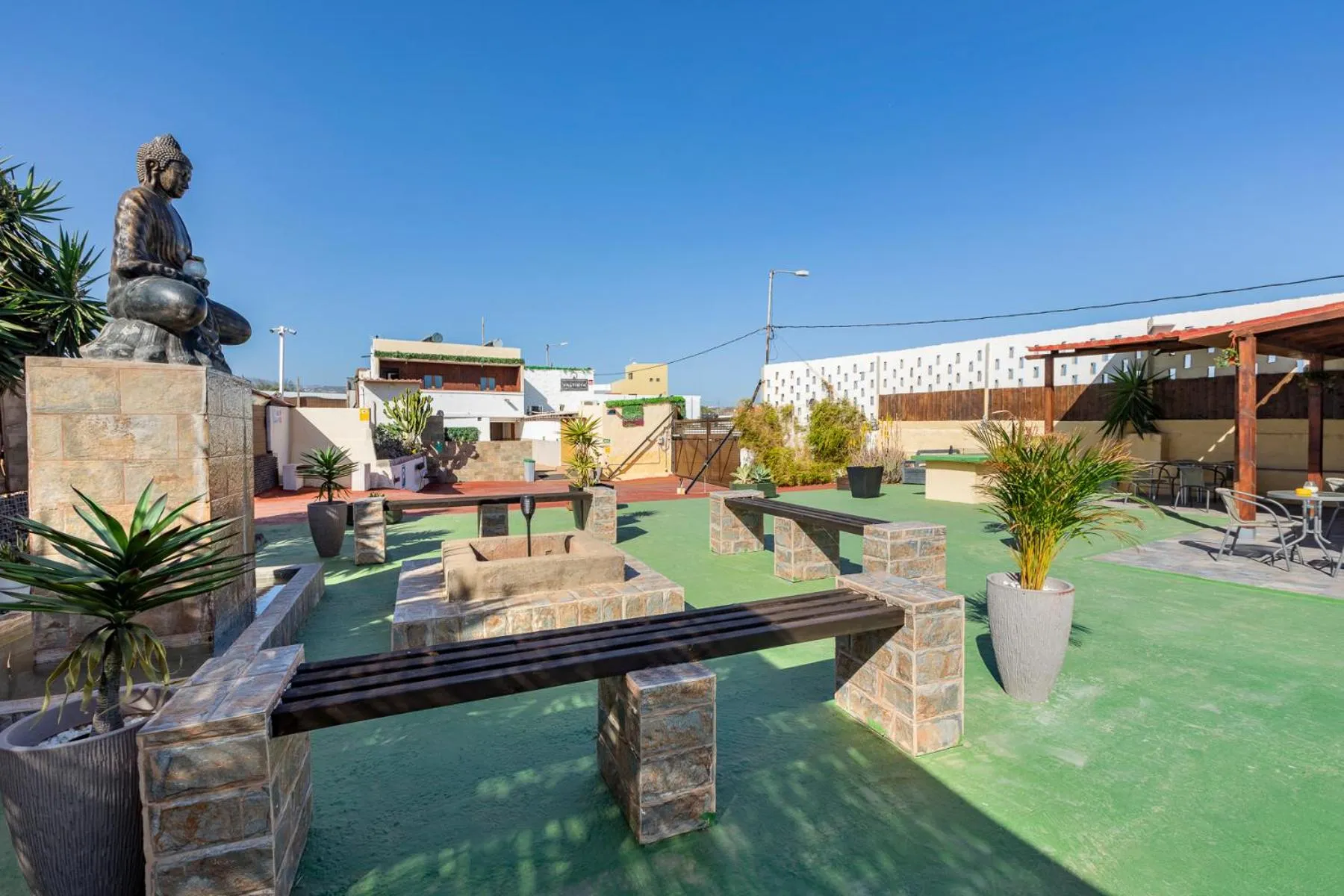 VALTISYA POOL AND AIRPORT