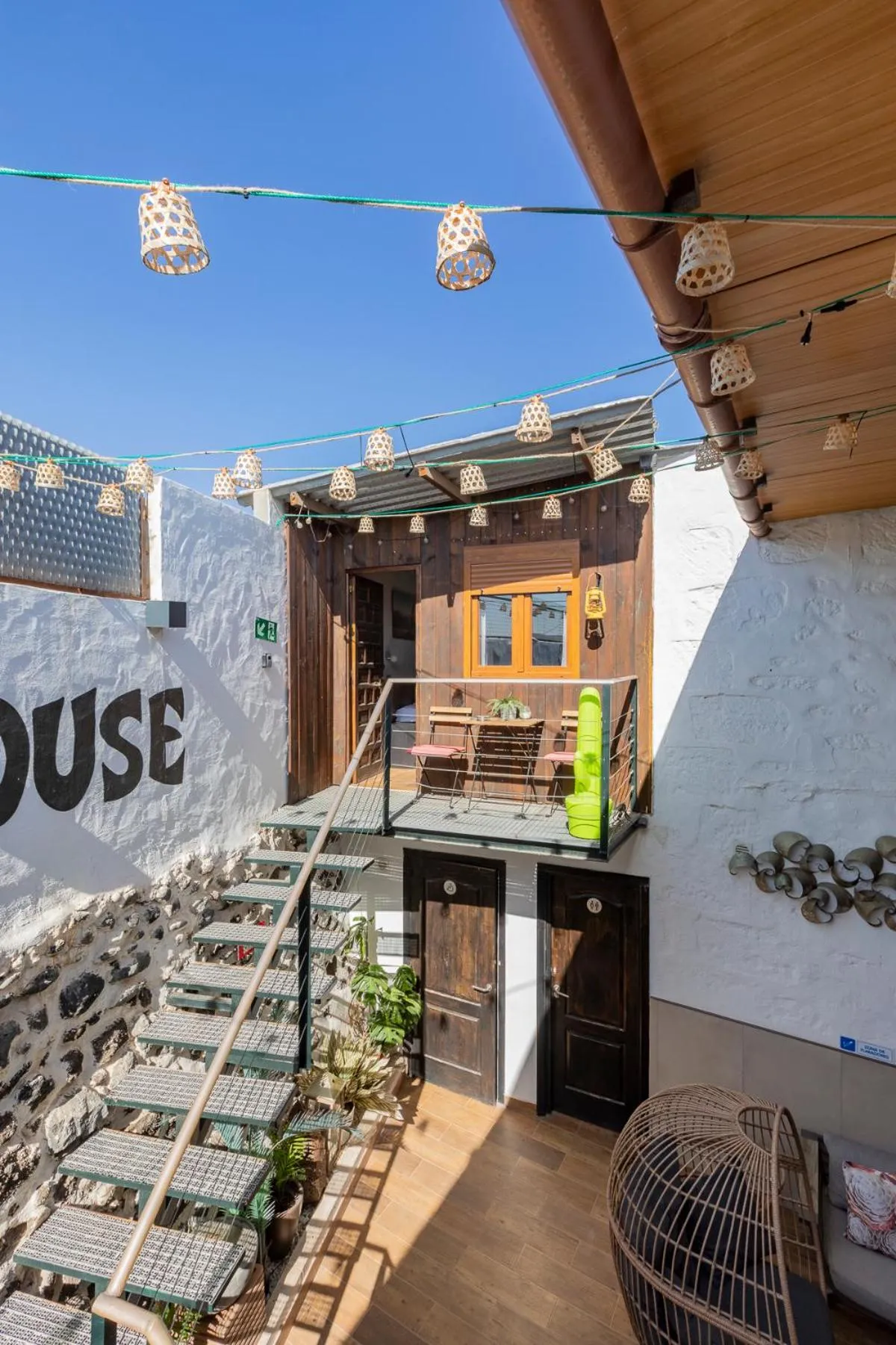 VALTISYA POOL AND AIRPORT