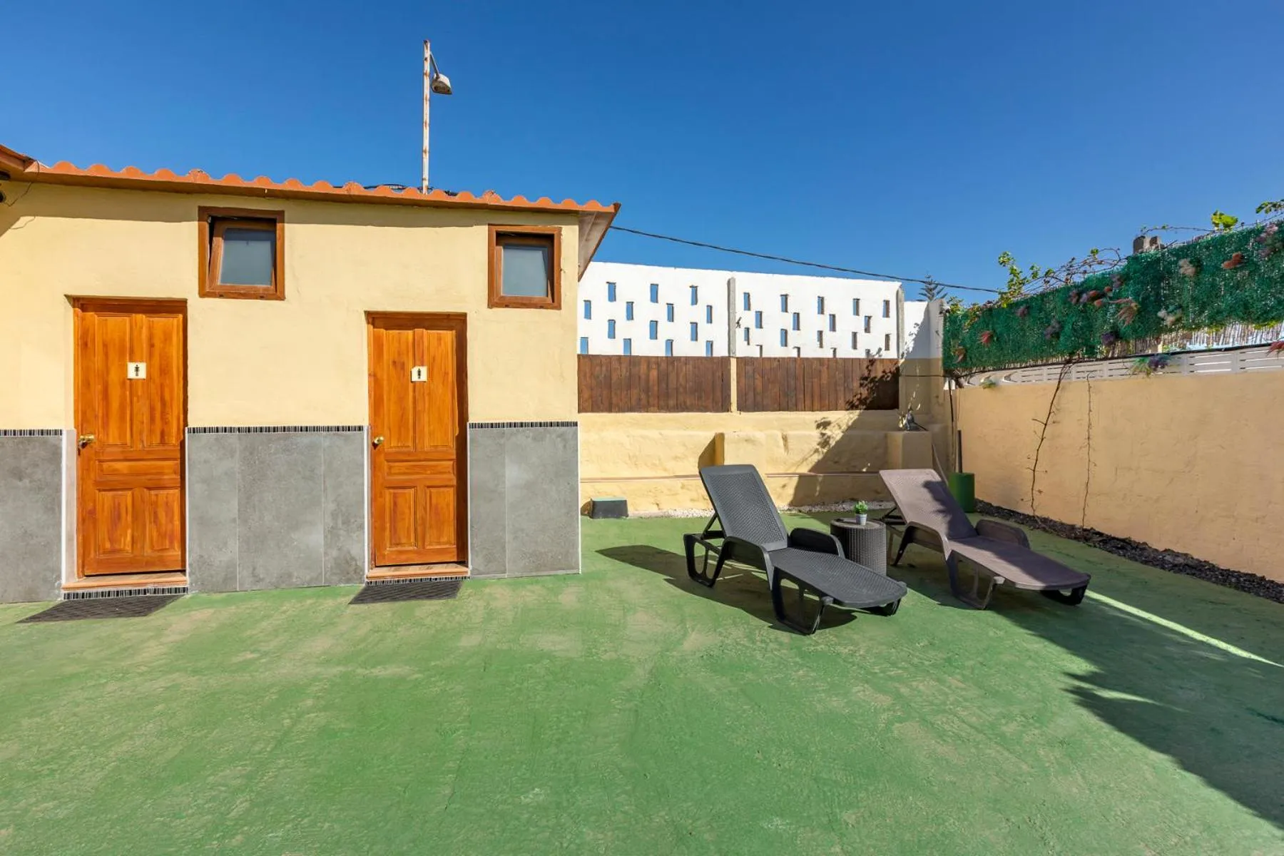 VALTISYA POOL AND AIRPORT