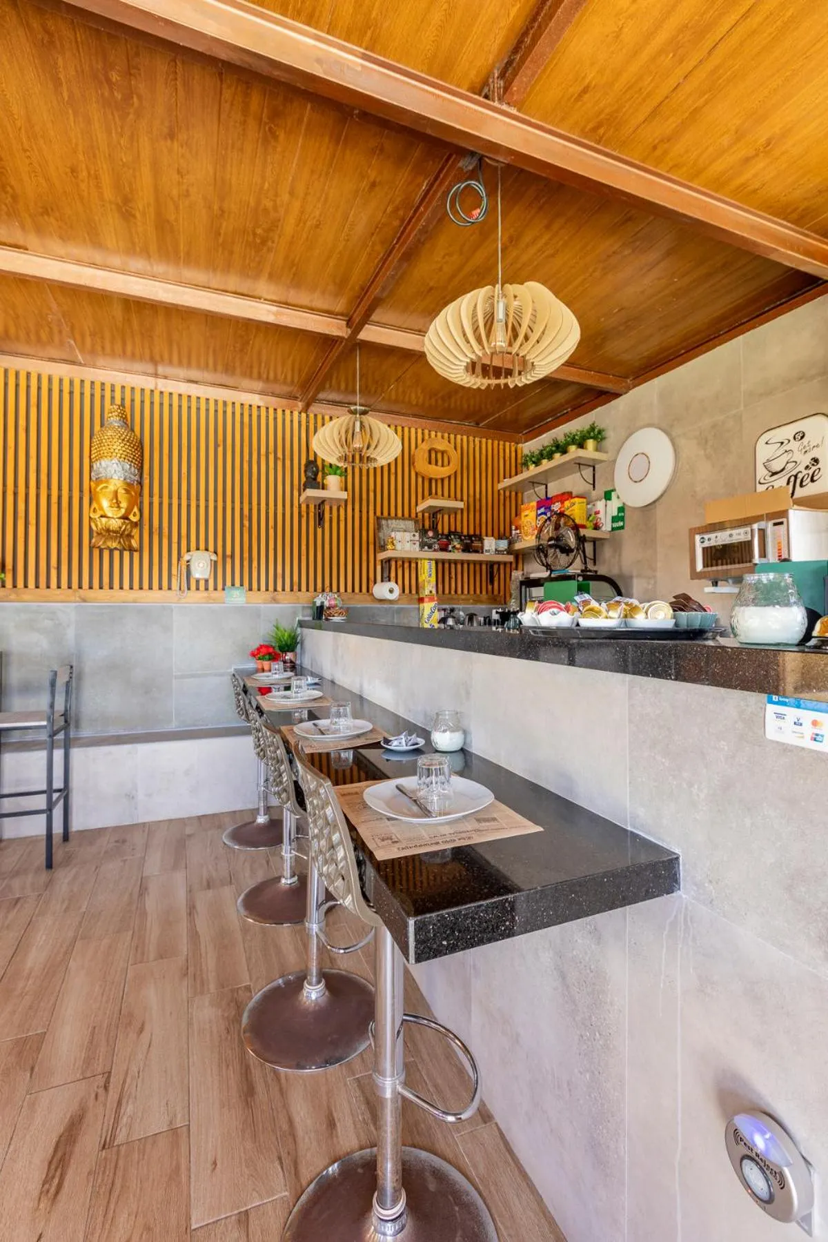 VALTISYA POOL AND AIRPORT