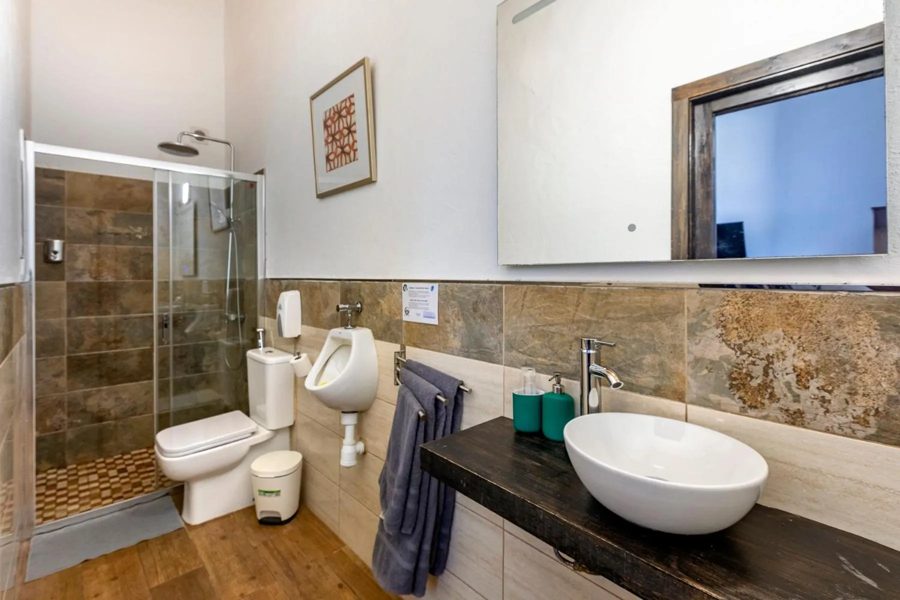 VALTISYA POOL AND AIRPORT