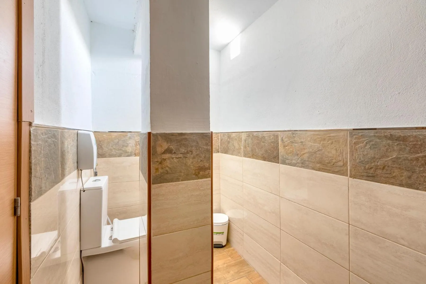 VALTISYA POOL AND AIRPORT