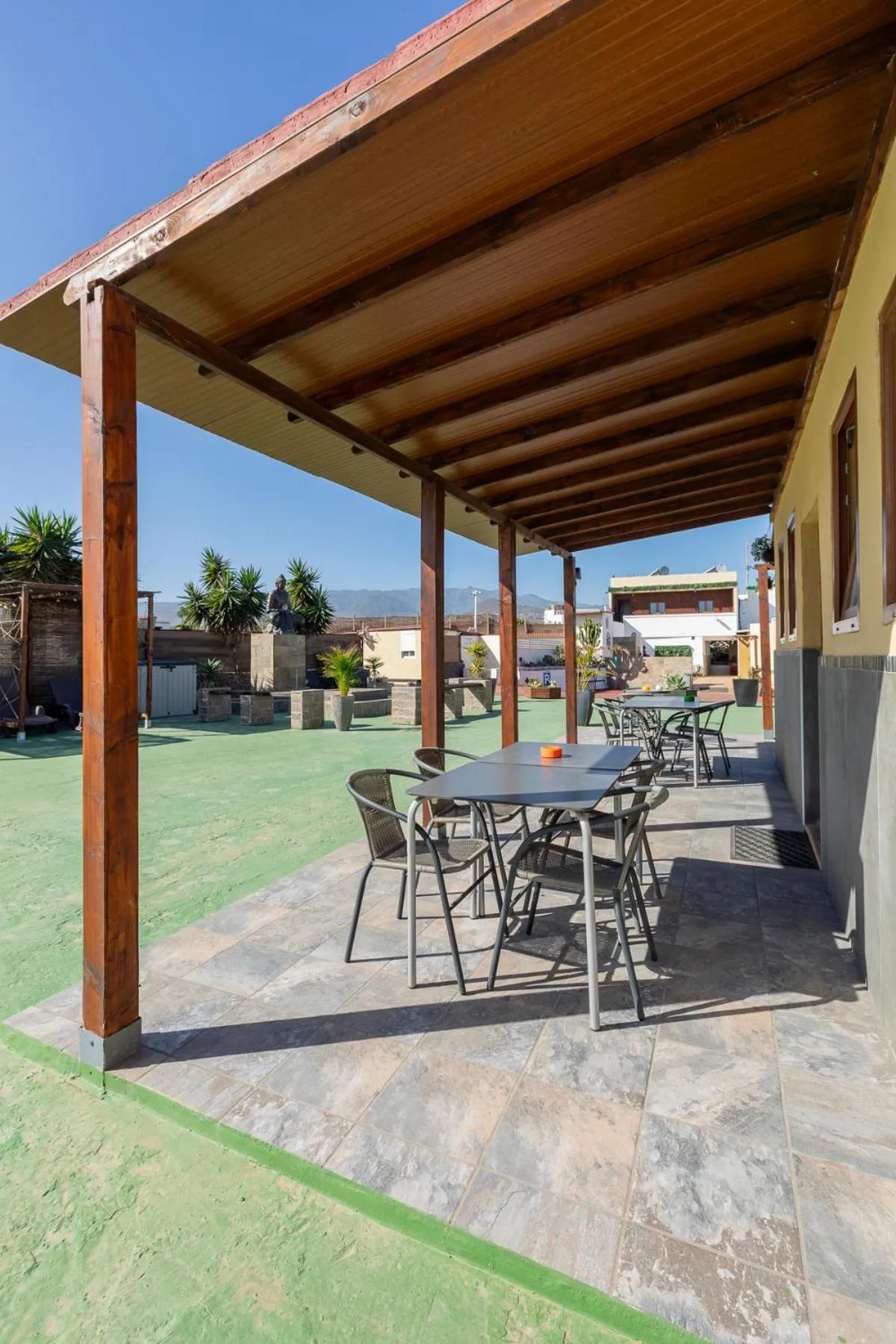 VALTISYA POOL AND AIRPORT