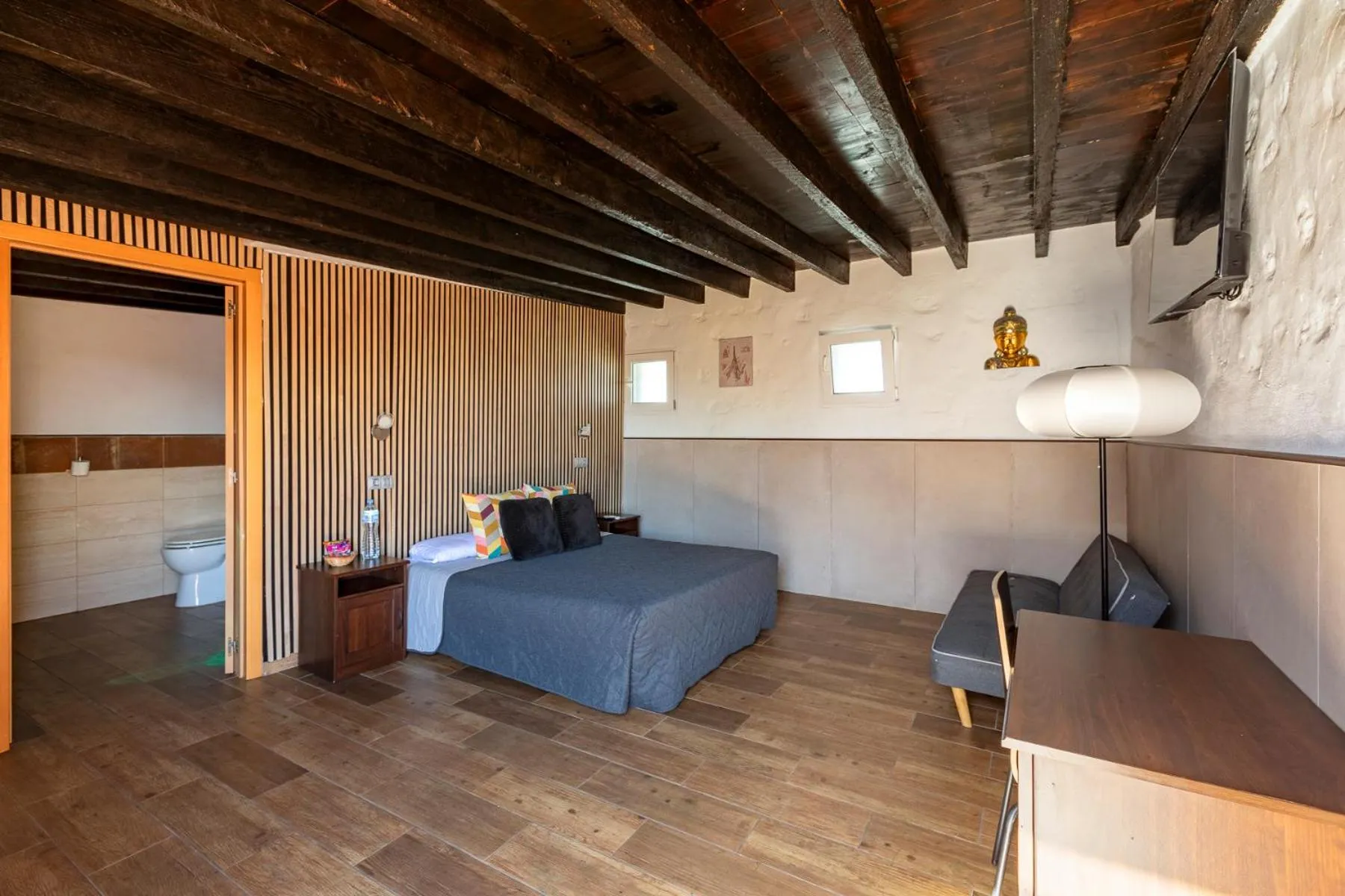 Bed in VALTISYA POOL AND AIRPORT