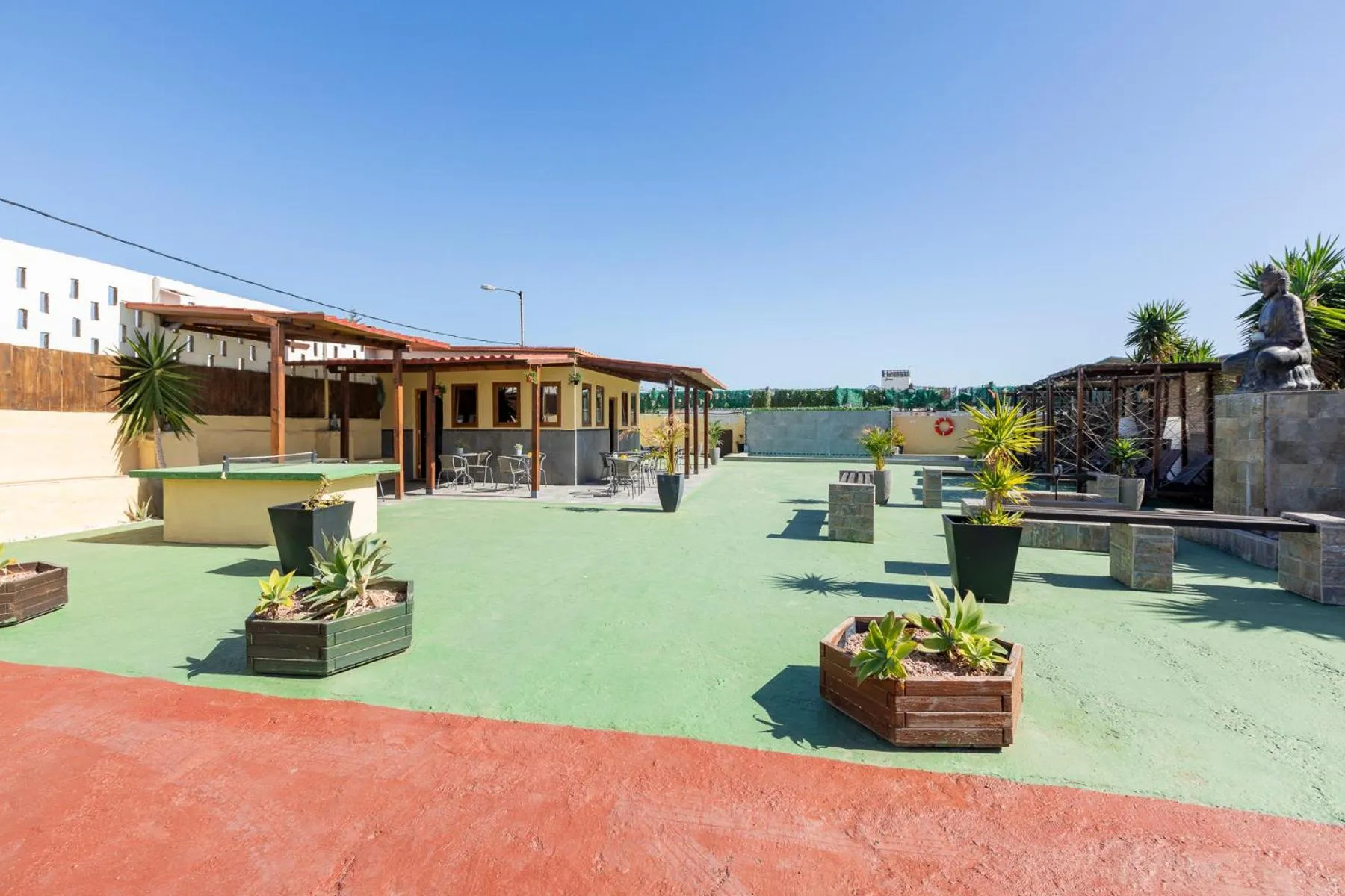 VALTISYA POOL AND AIRPORT