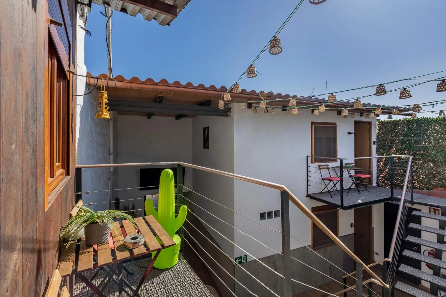 VALTISYA POOL AND AIRPORT