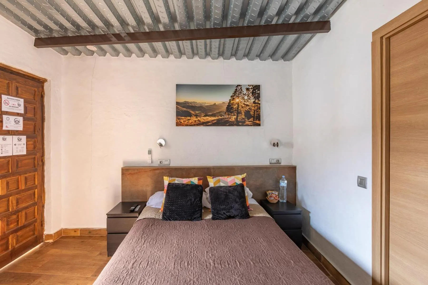 Bed in VALTISYA POOL AND AIRPORT