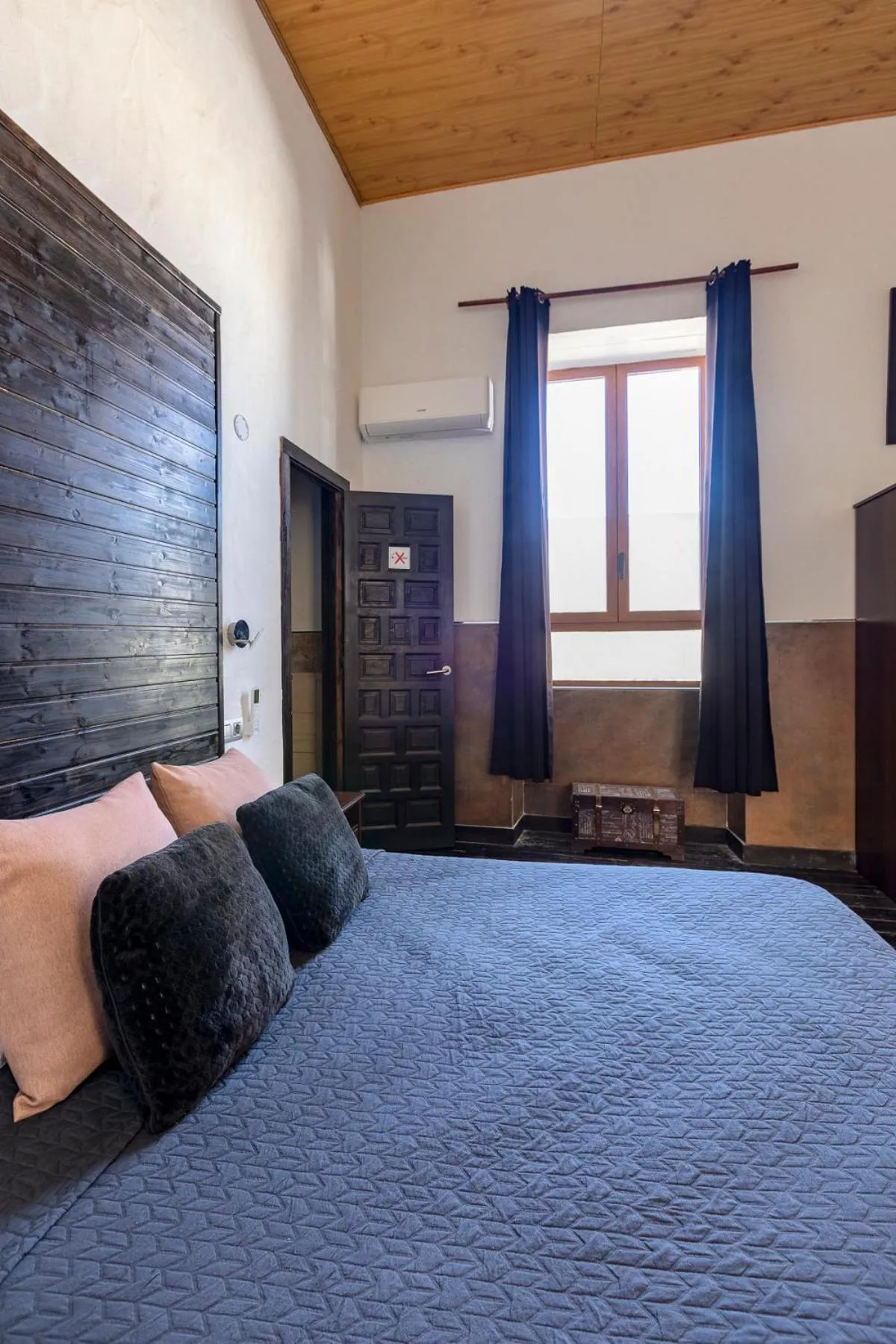 Bed in VALTISYA POOL AND AIRPORT