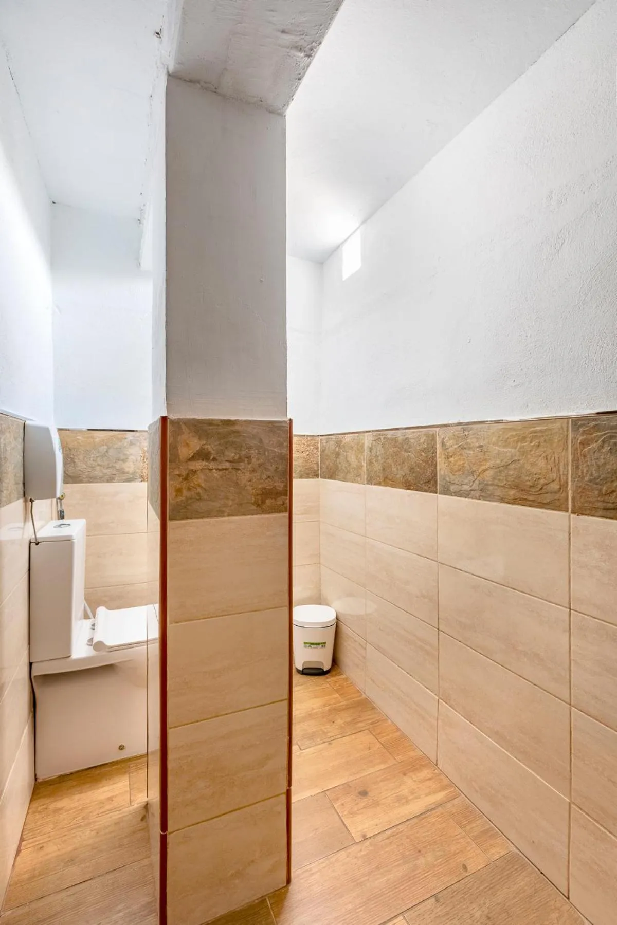 VALTISYA POOL AND AIRPORT