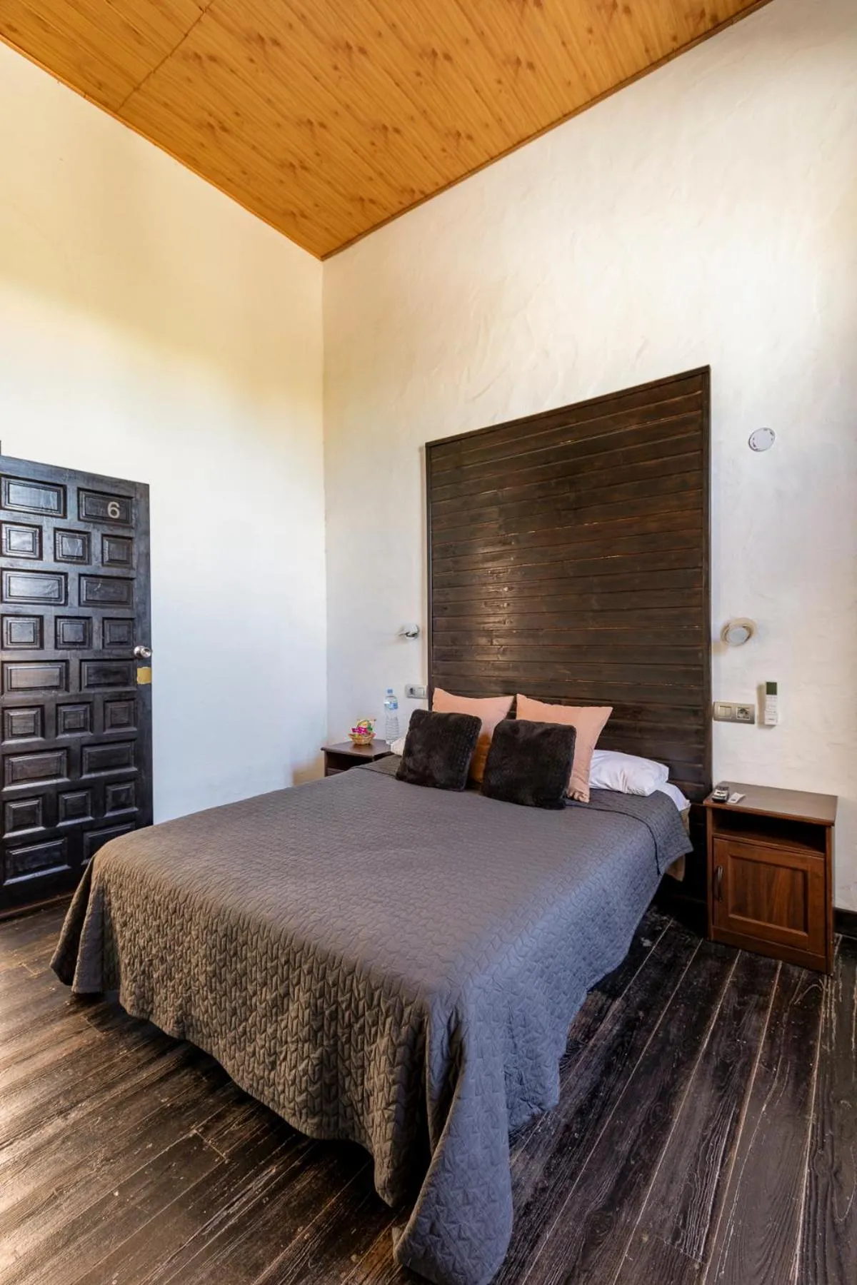 Bed in VALTISYA POOL AND AIRPORT