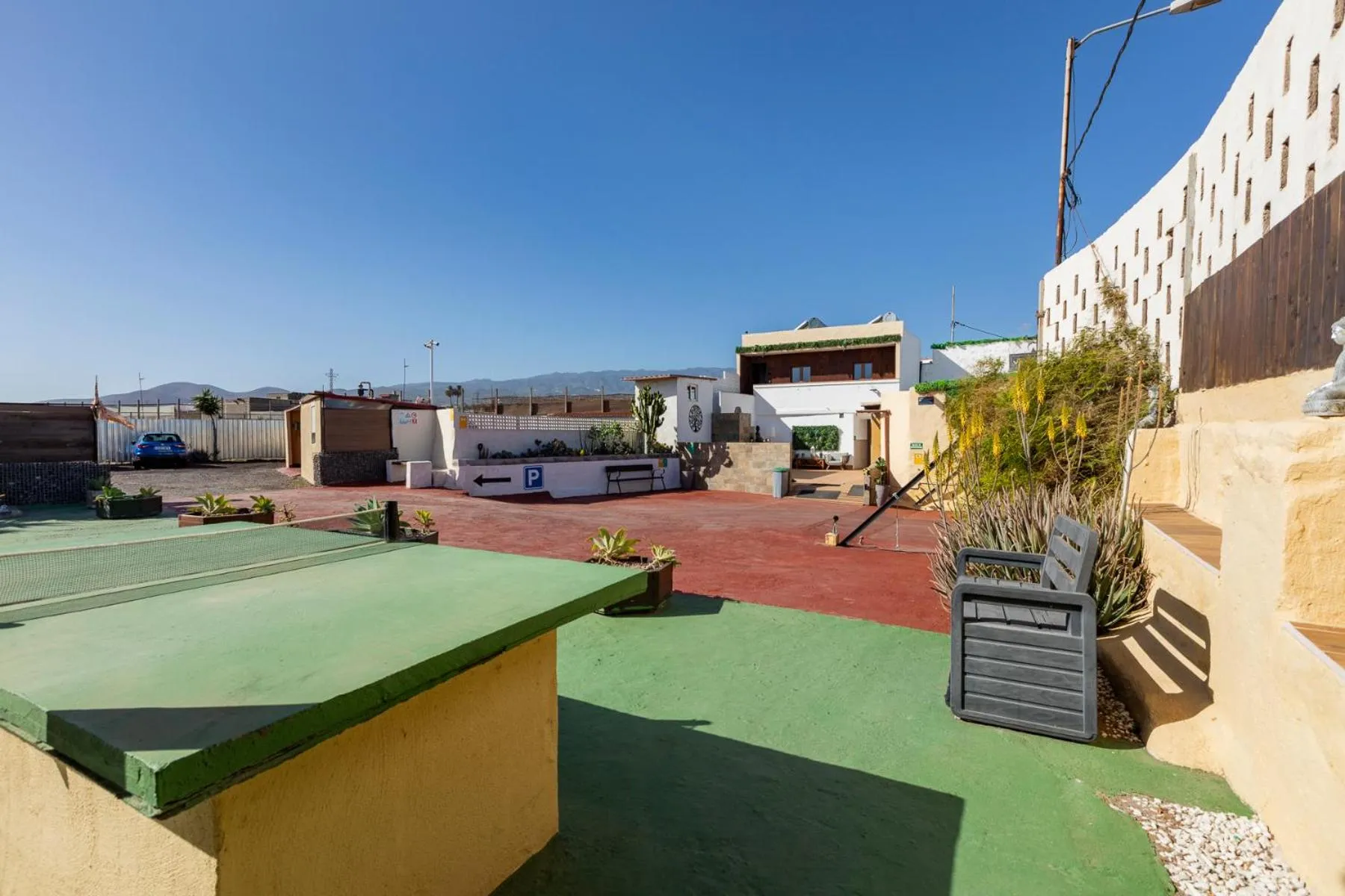 VALTISYA POOL AND AIRPORT