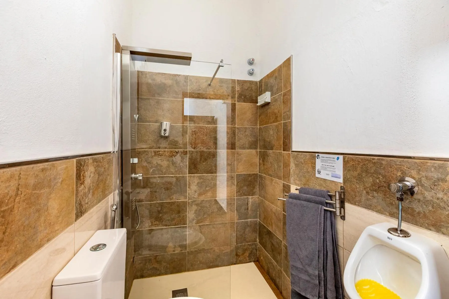 VALTISYA POOL AND AIRPORT