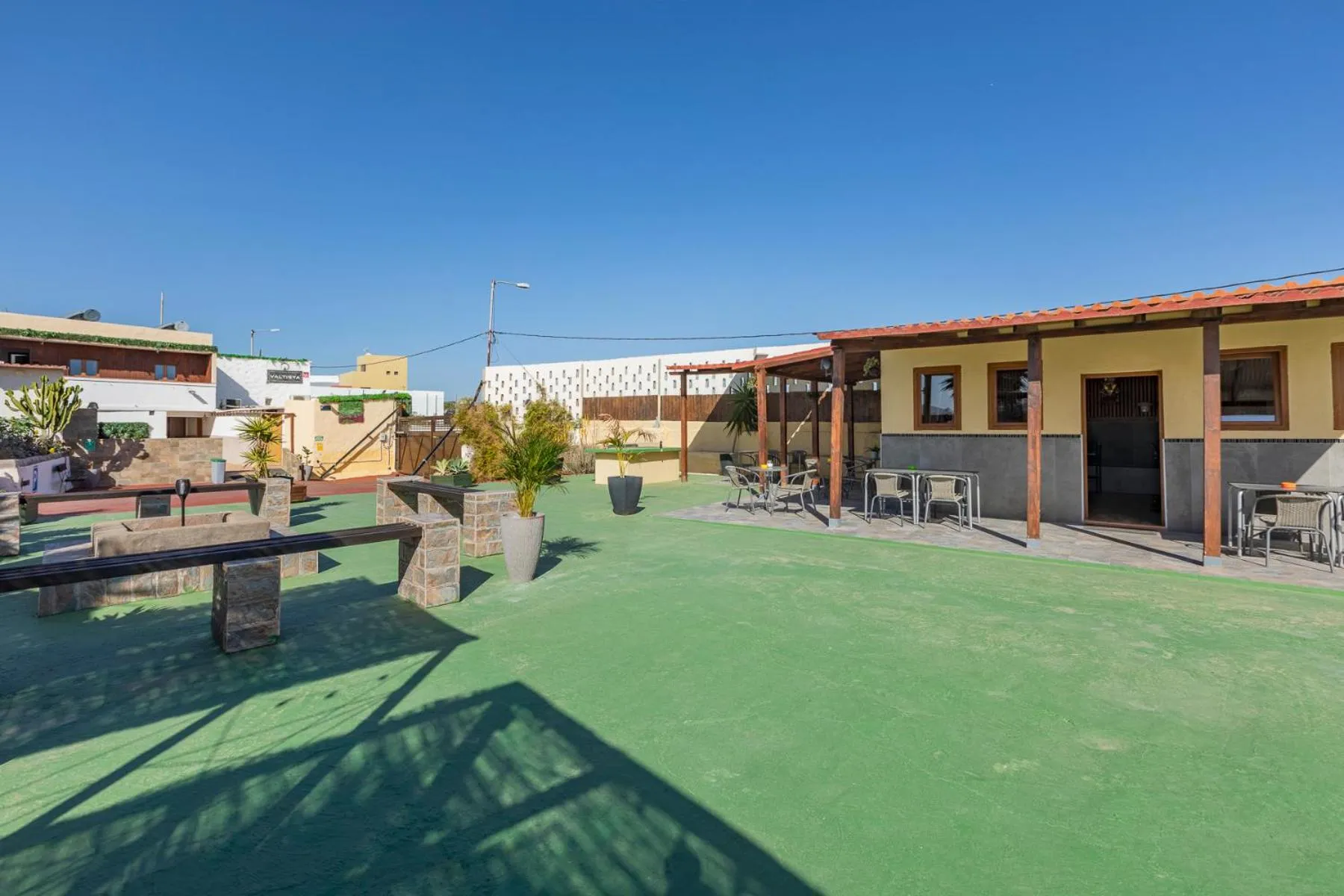 VALTISYA POOL AND AIRPORT