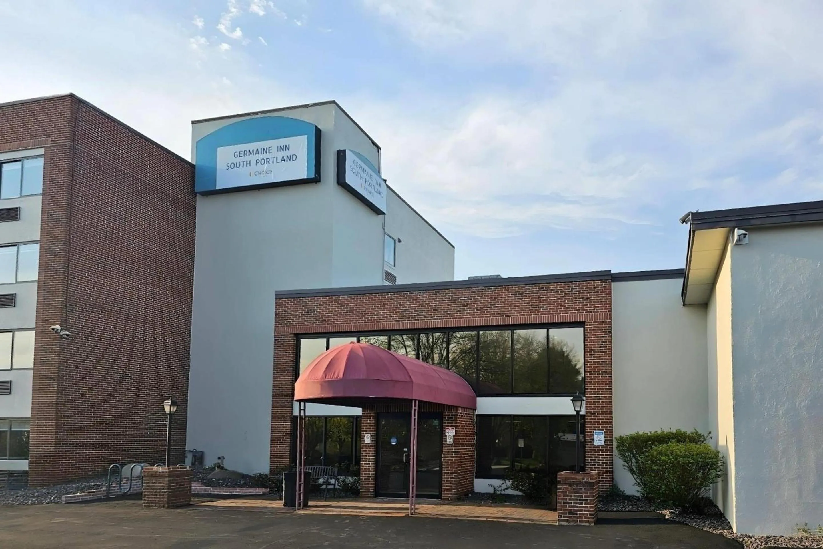 Property building in Germaine Inn South Portland