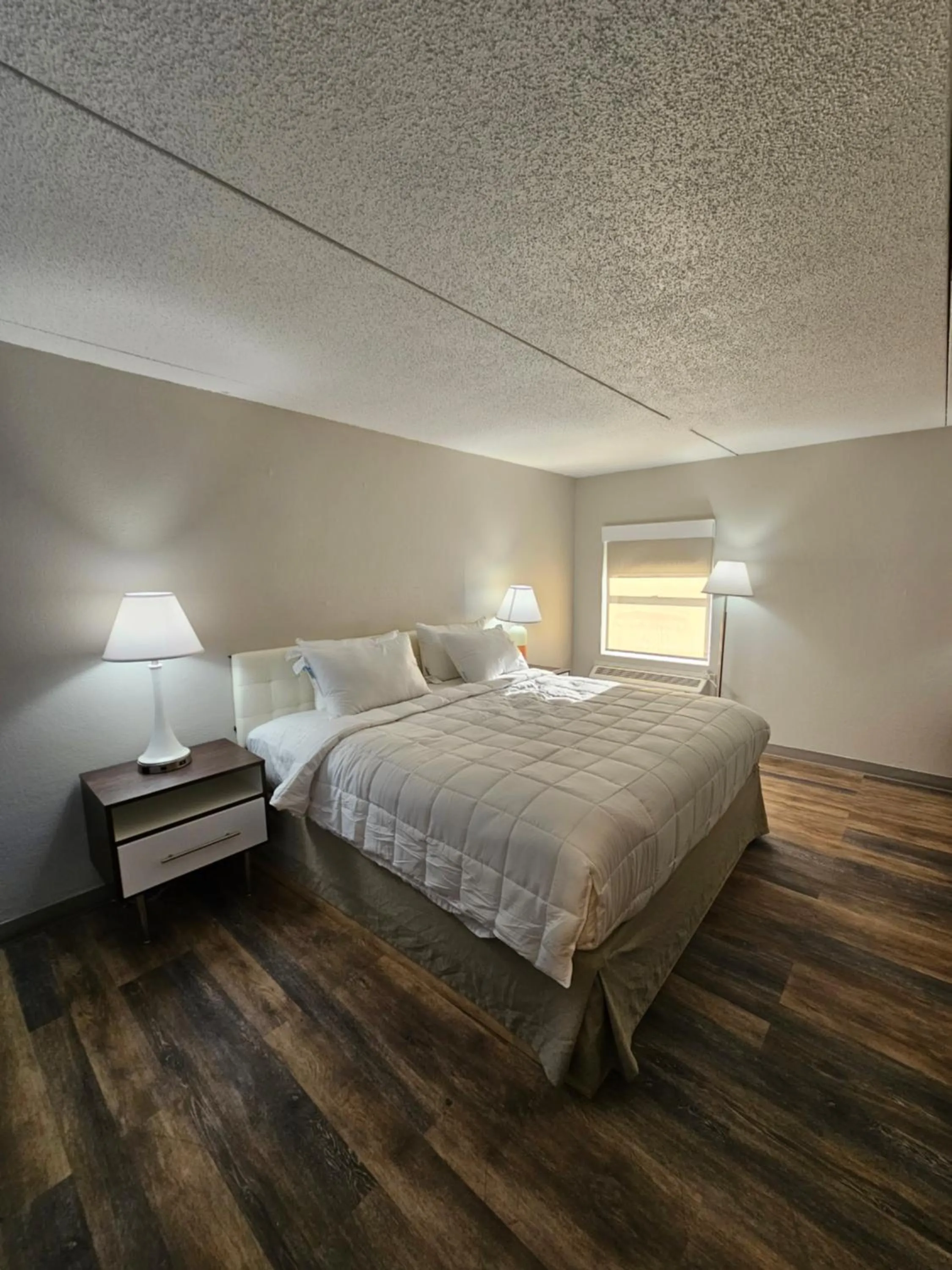 Bed in Germaine Inn South Portland