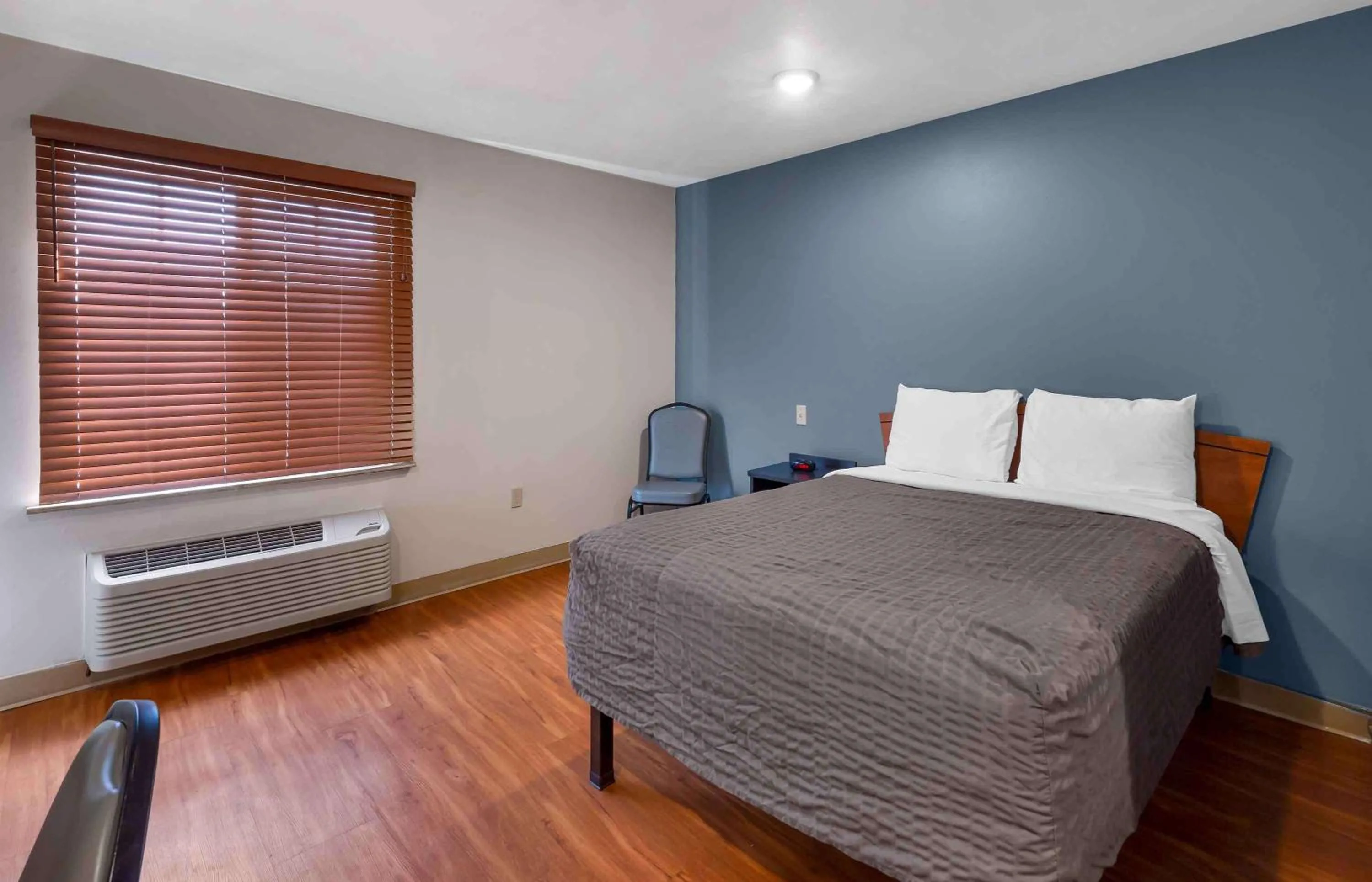Bedroom, Bed in Extended Stay America Select Suites - Fayetteville - Cliffdale
