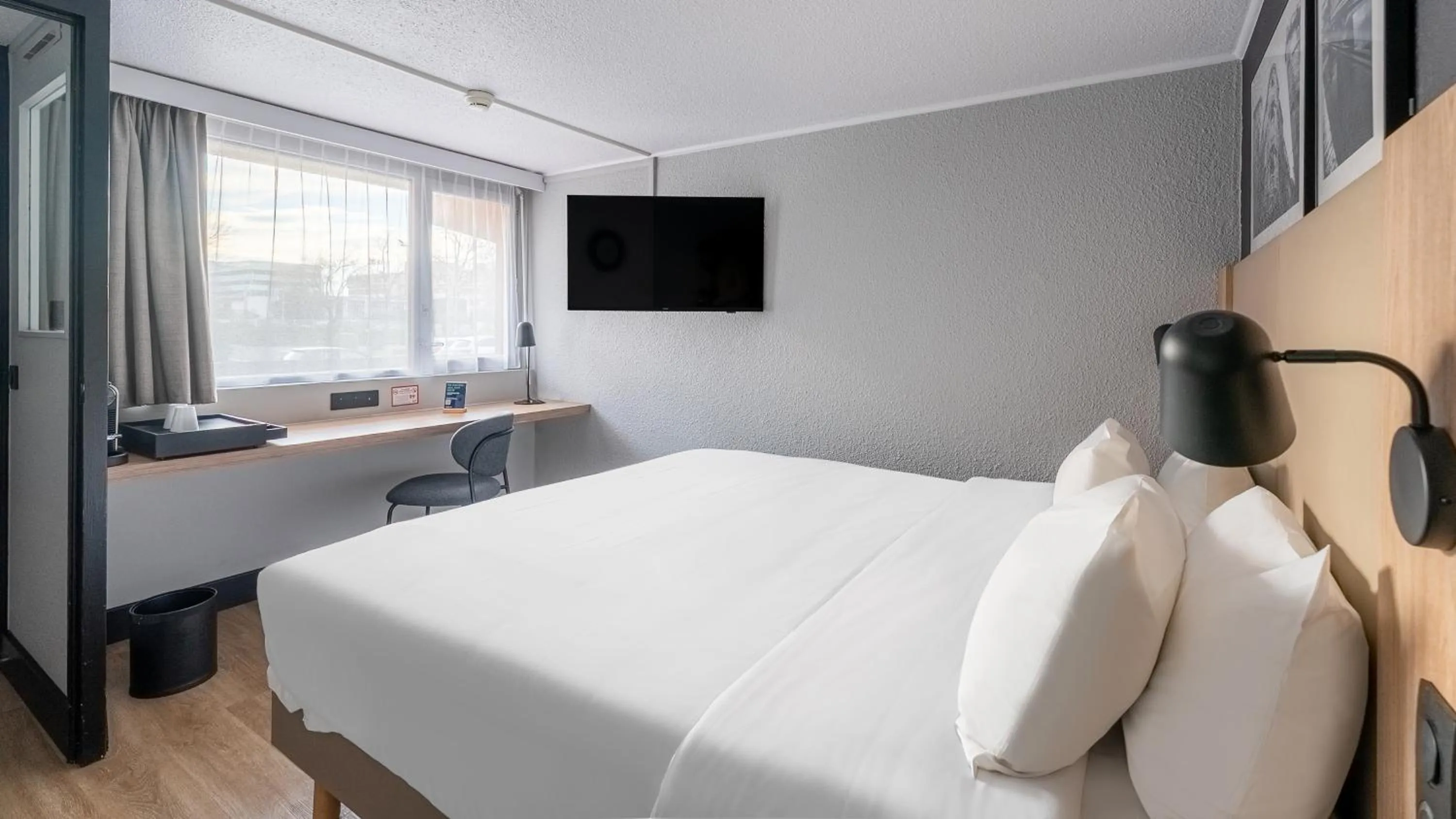 Bed in Campanile NATURE - Bordeaux Lac