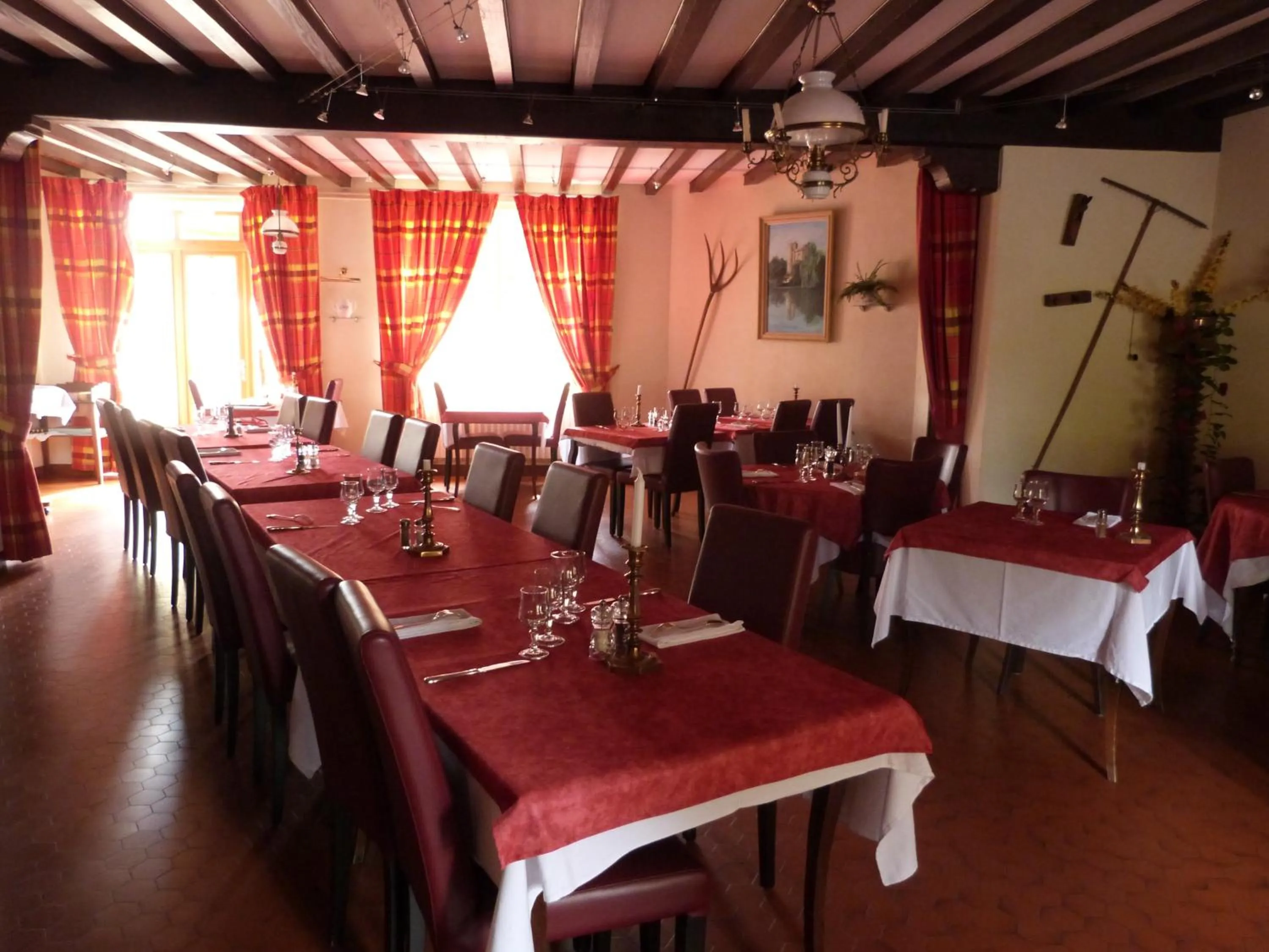Restaurant/places to eat in Relais d'Auvergne