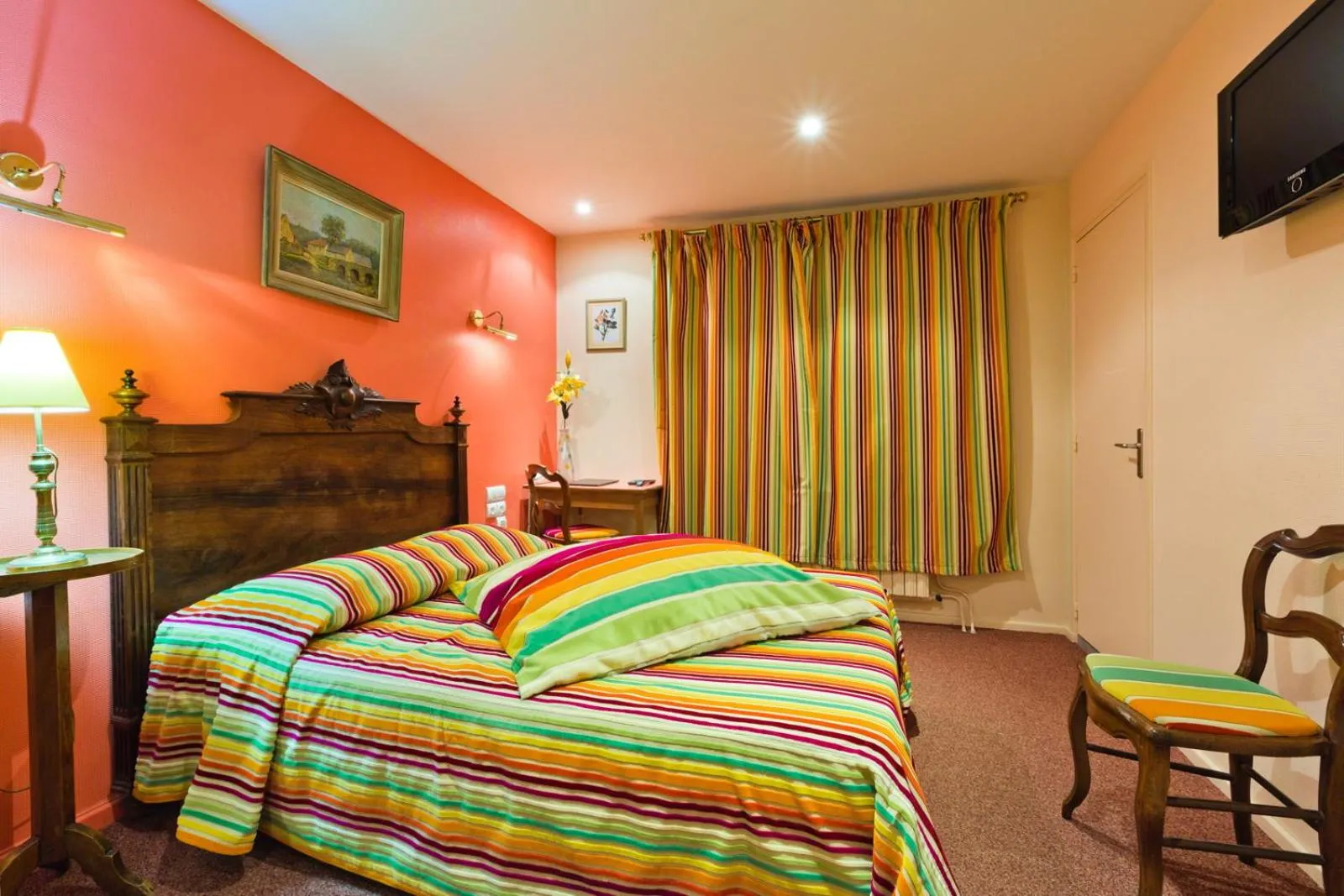 Bed in Relais d'Auvergne