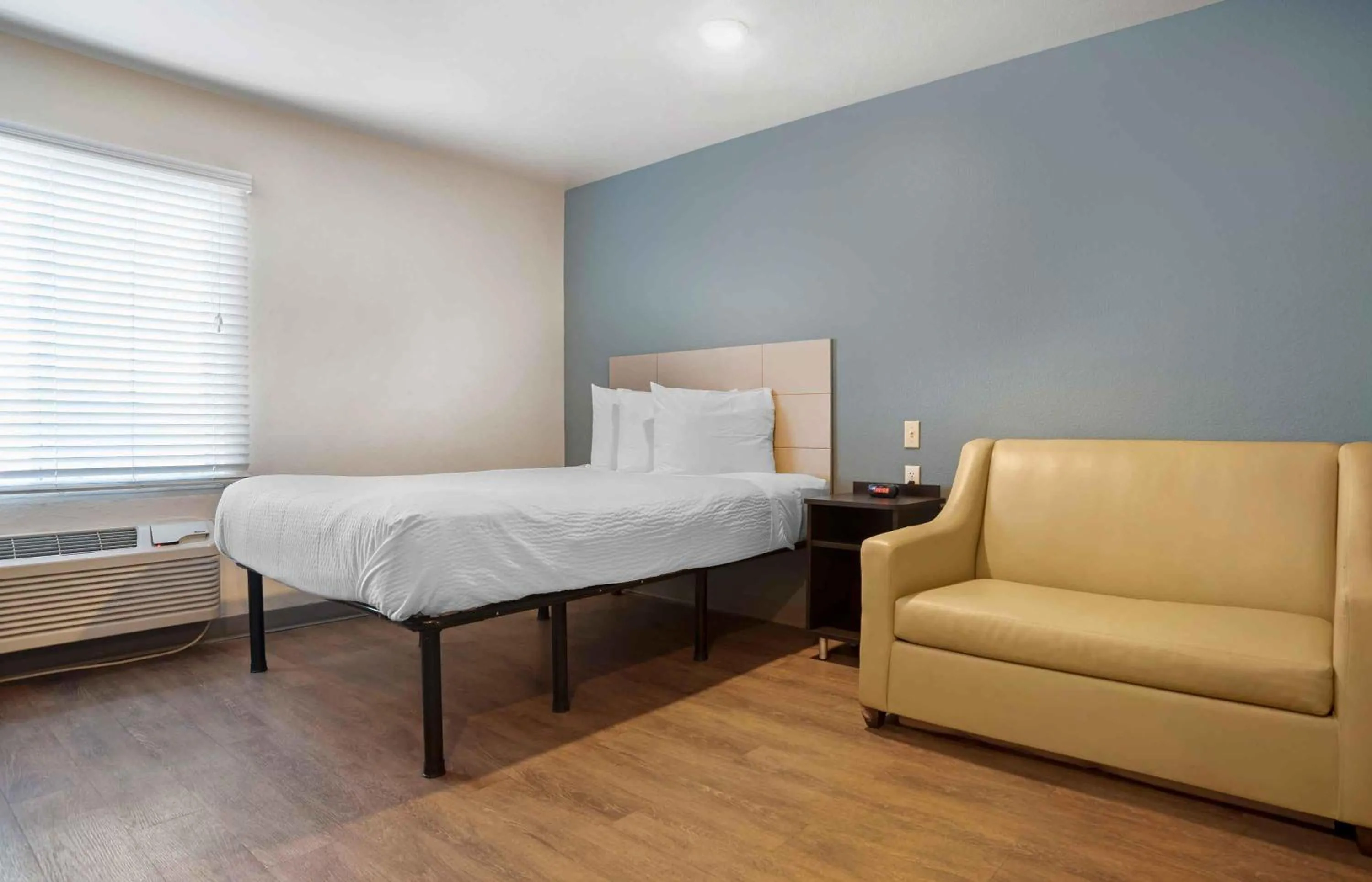 Bedroom, Bed in Extended Stay America Select Suites - Phoenix - Peoria - Sun City