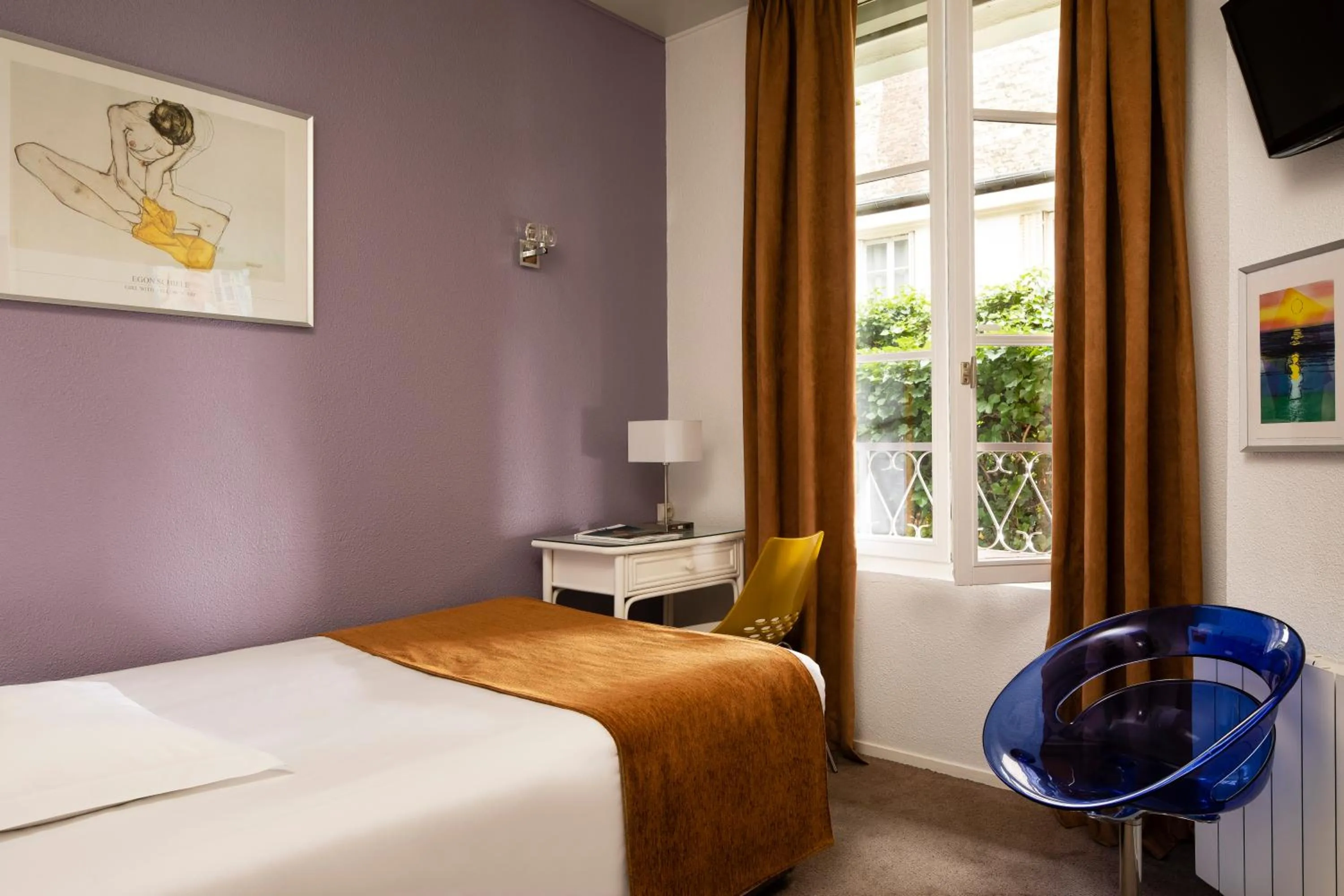 Bed in Le Hameau de Passy