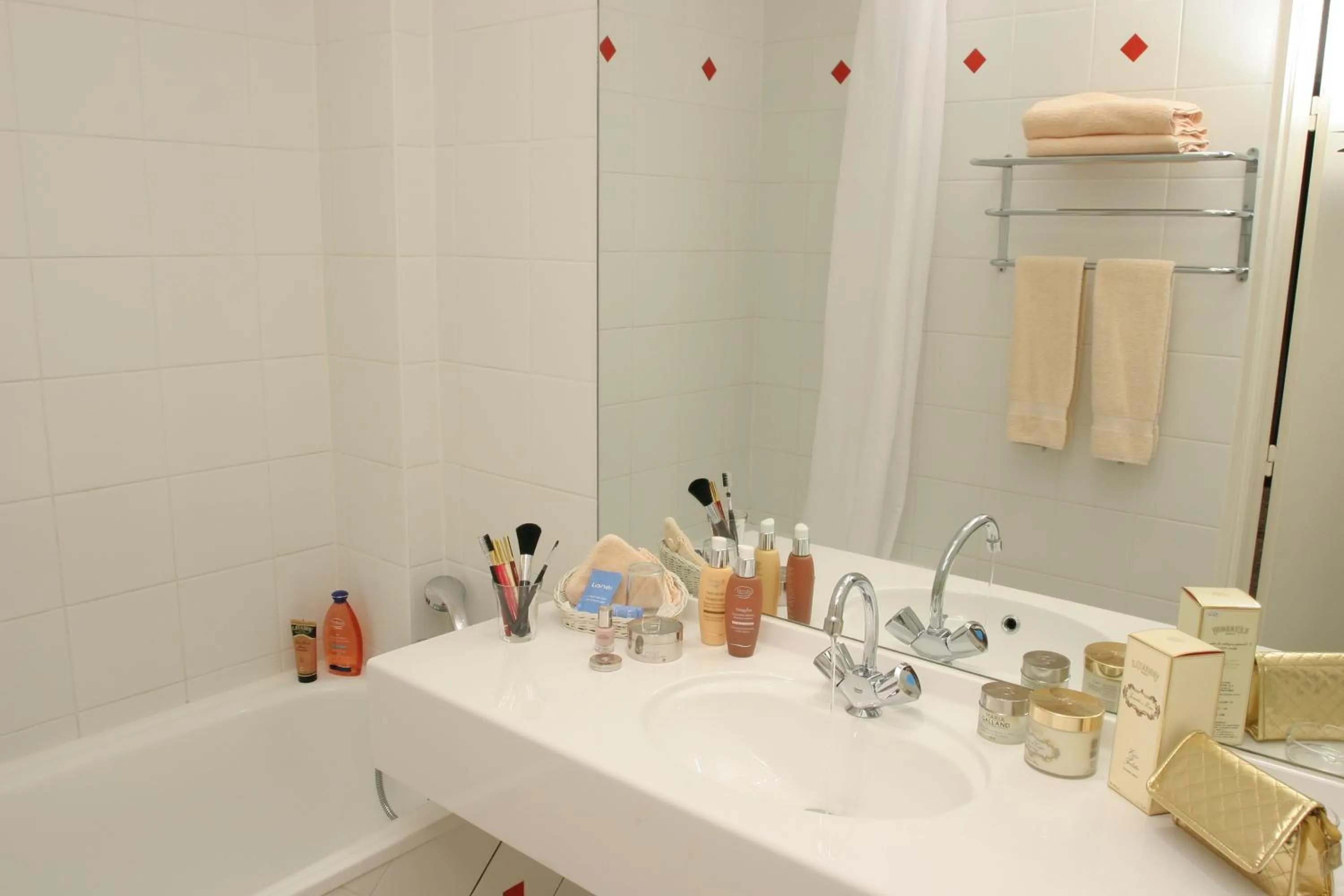 Bathroom in Le Hameau de Passy