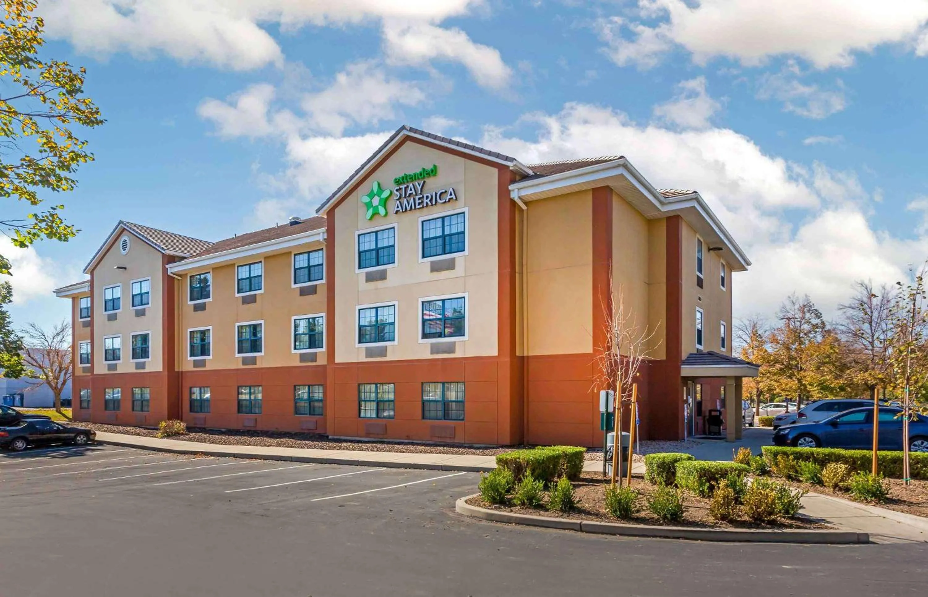 Property building in Extended Stay America Select Suites - Salt Lake City - Sandy