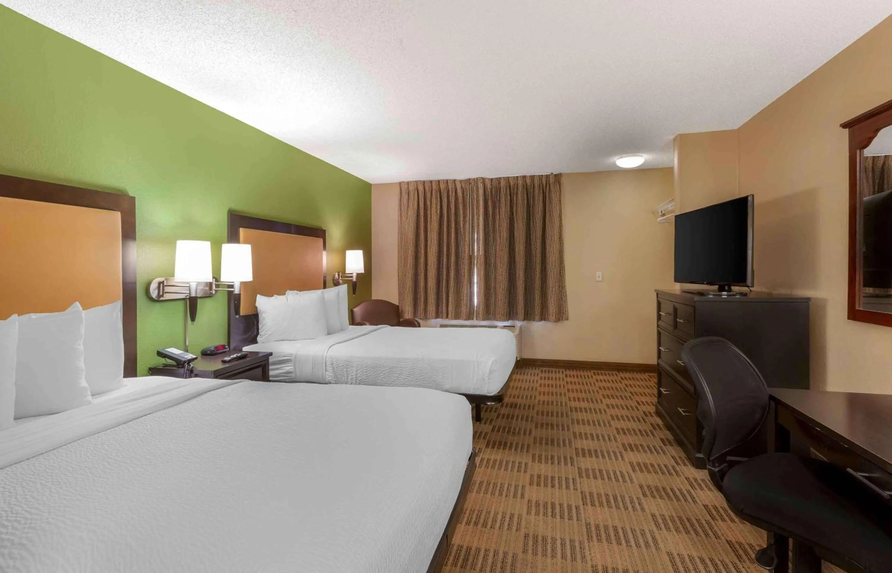 Bedroom, Bed in Extended Stay America Select Suites - Salt Lake City - Sandy
