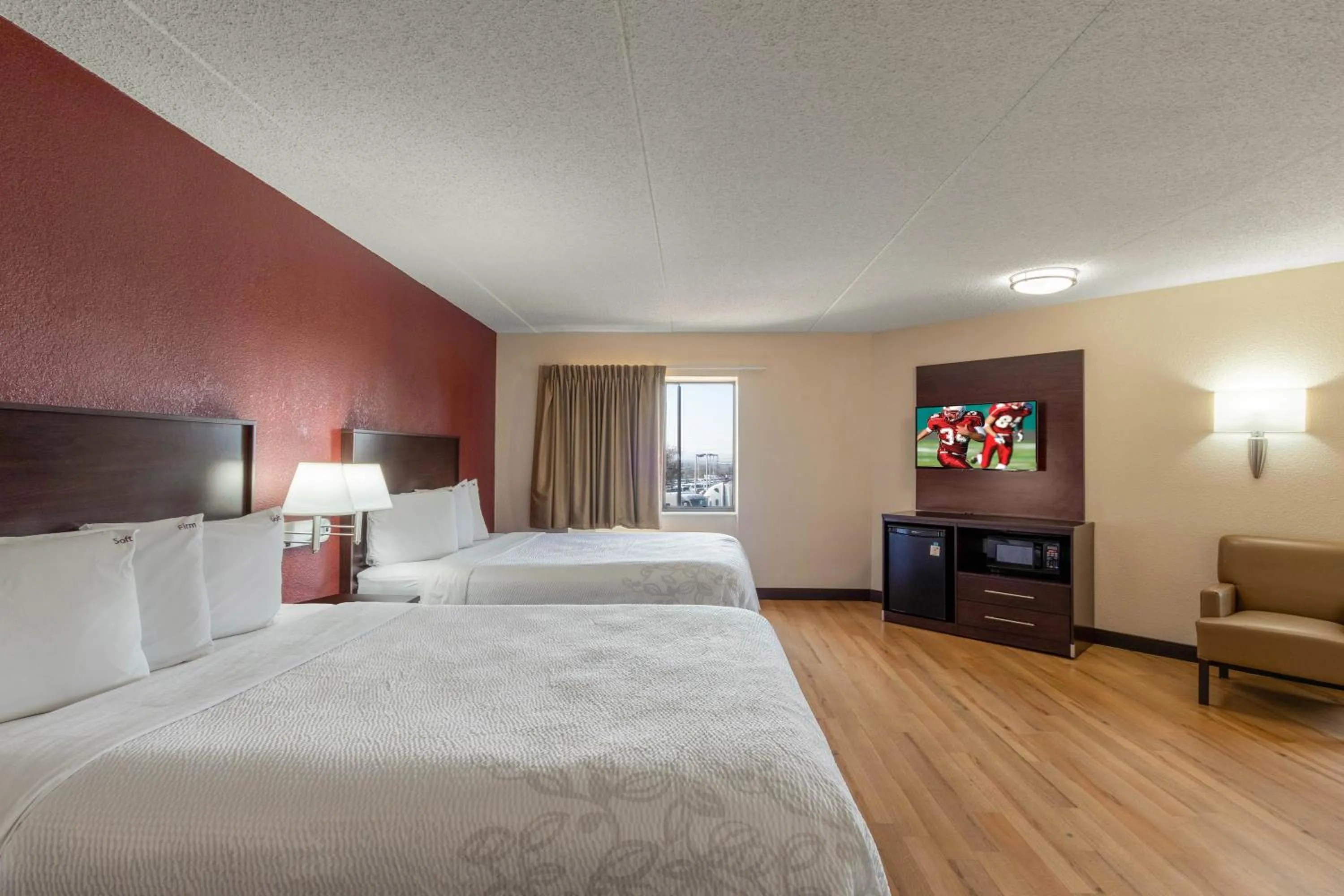 Photo of the whole room, Bed in Red Roof Inn PLUS+ El Paso East