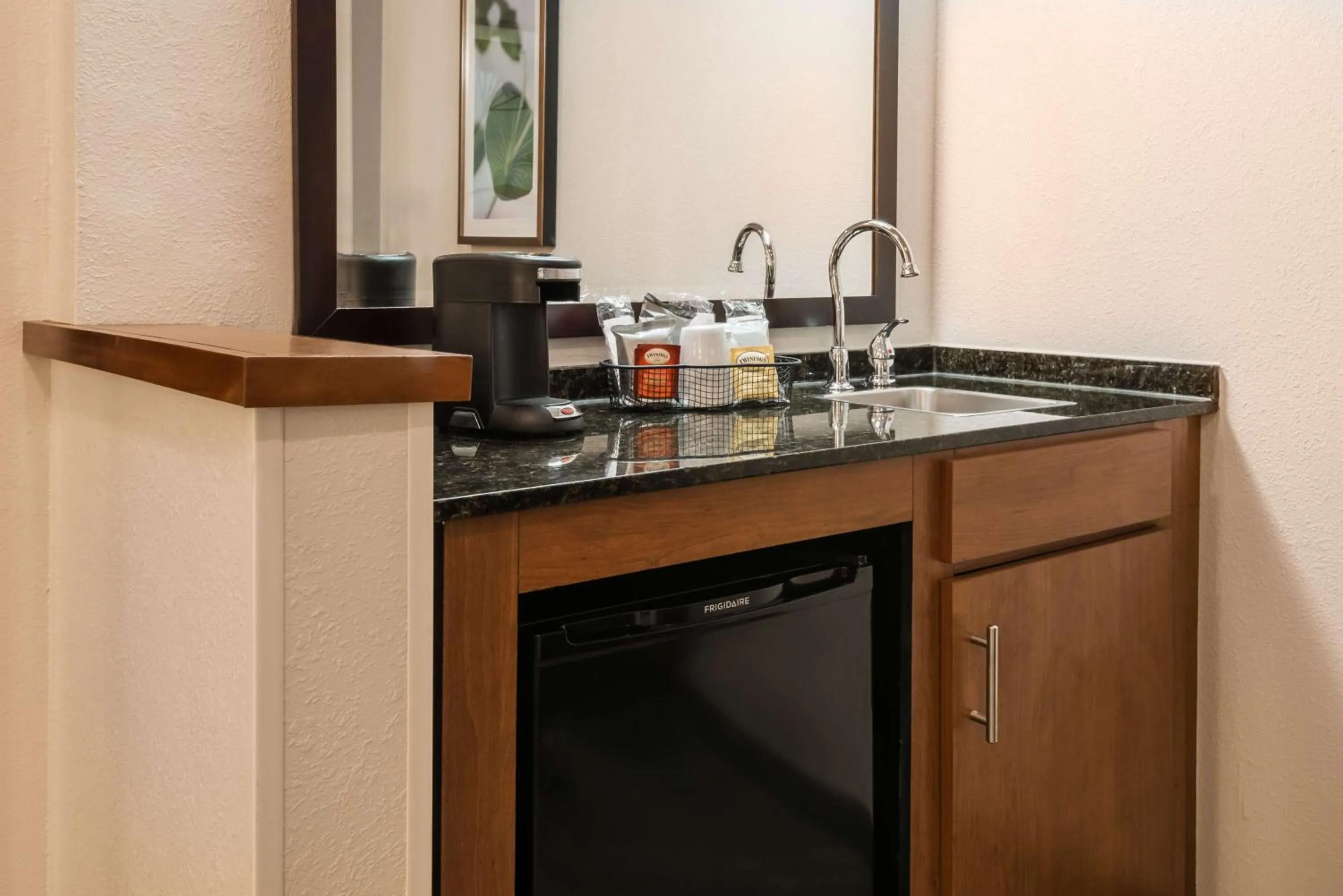 Bedroom in Hyatt Place Atlanta Duluth Johns Creek