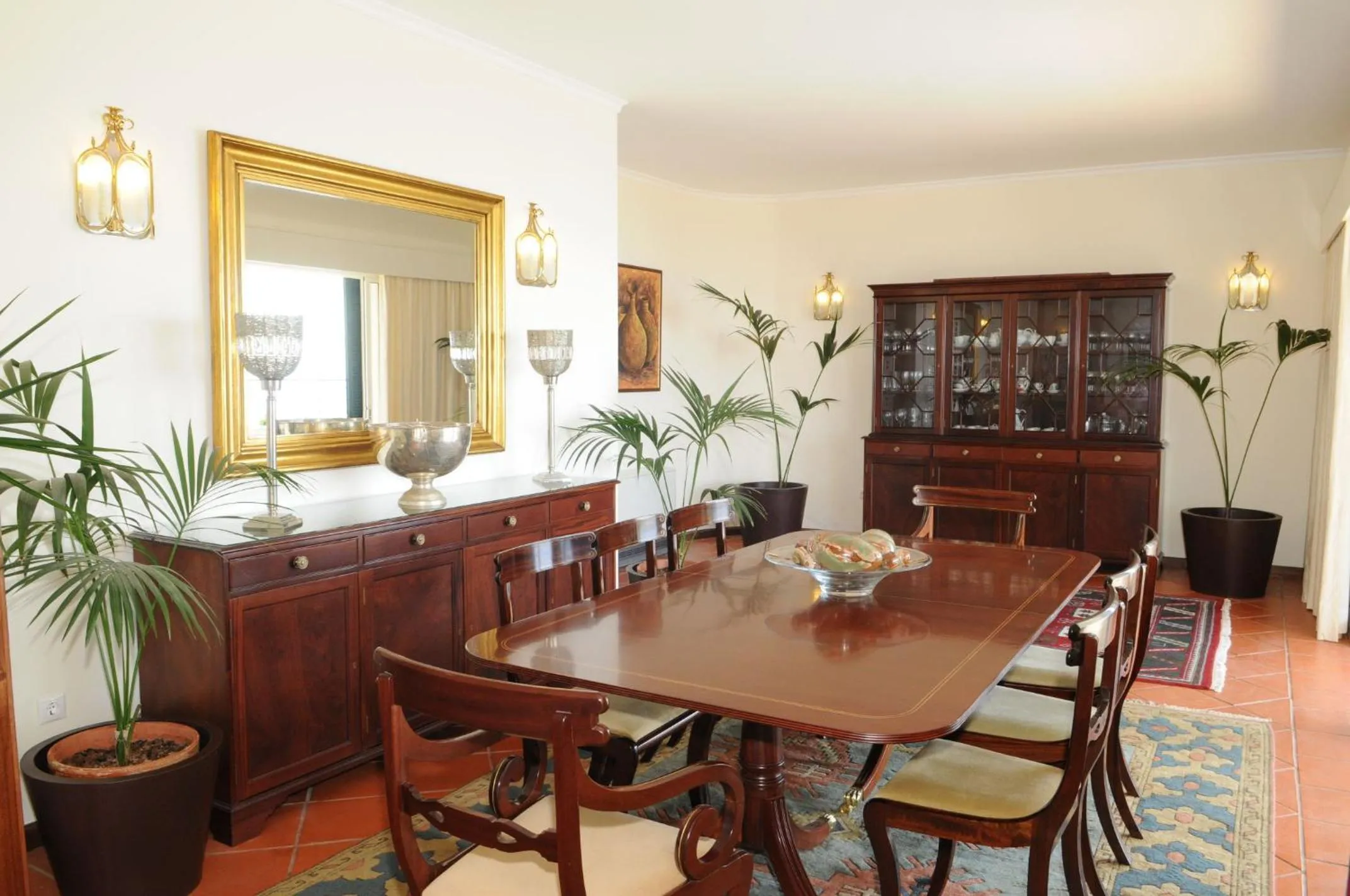 Dining area in An uninterrupted 180 overlooking the Atlantic Ocean