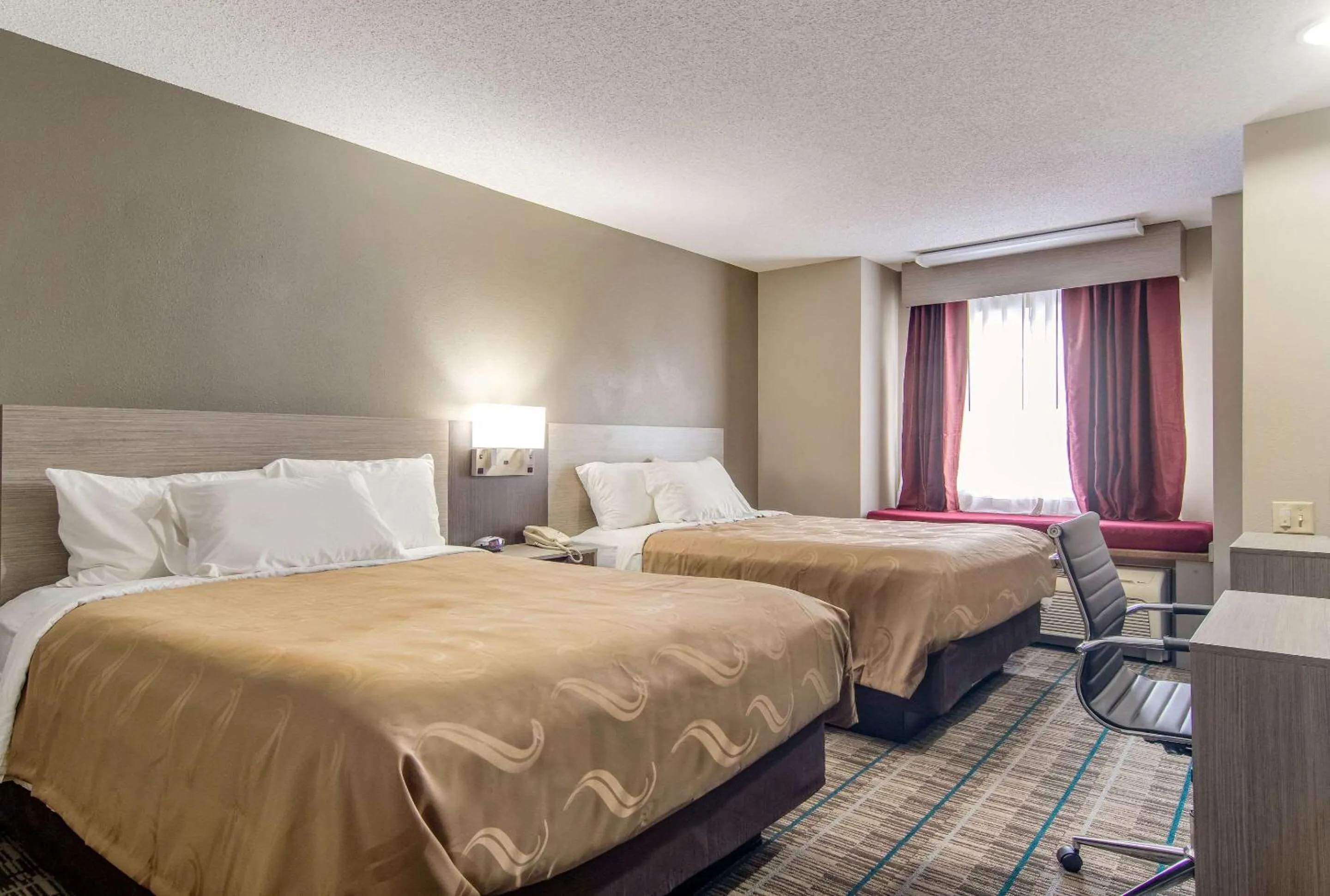 Photo of the whole room, Bed in Quality Inn & Suites Grove City-Outlet Mall