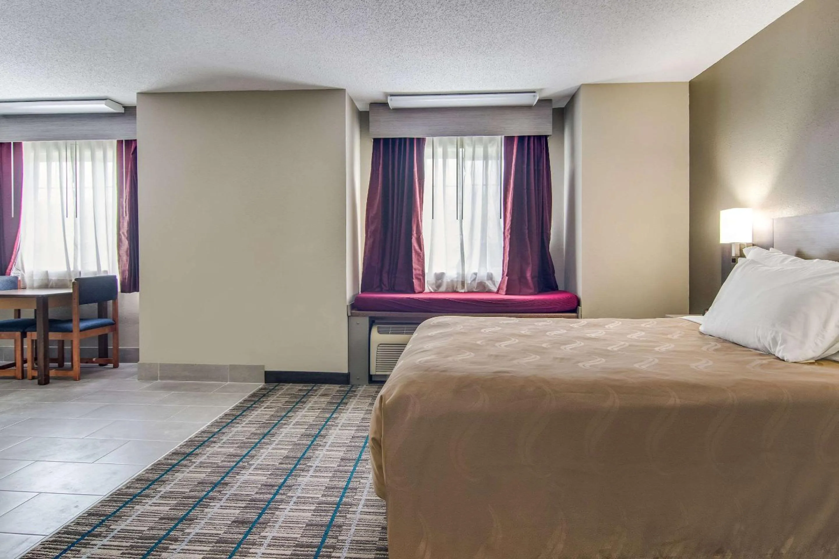 Photo of the whole room, Bed in Quality Inn & Suites Grove City-Outlet Mall