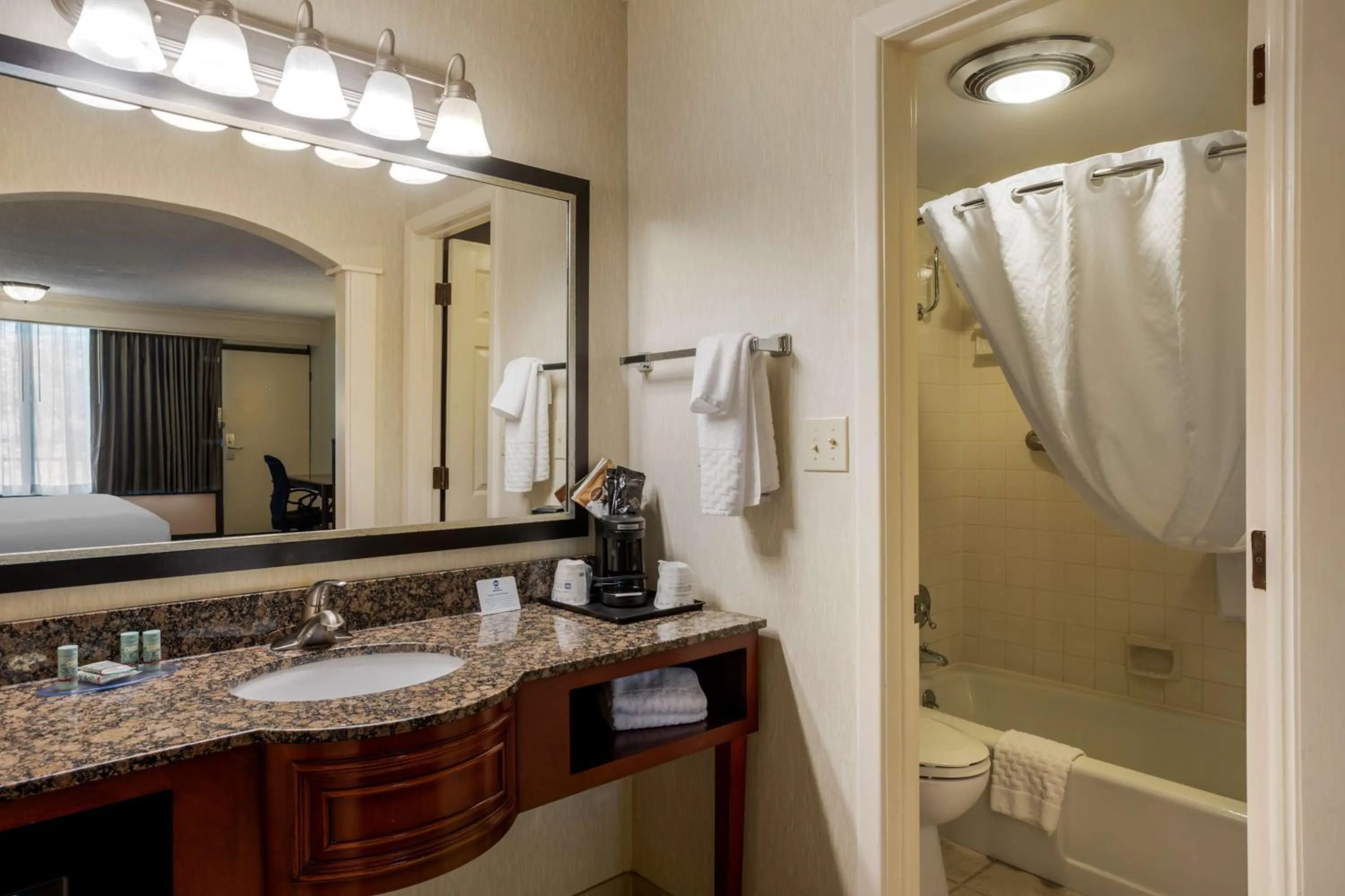 Bathroom in Best Western Inn of the Ozarks