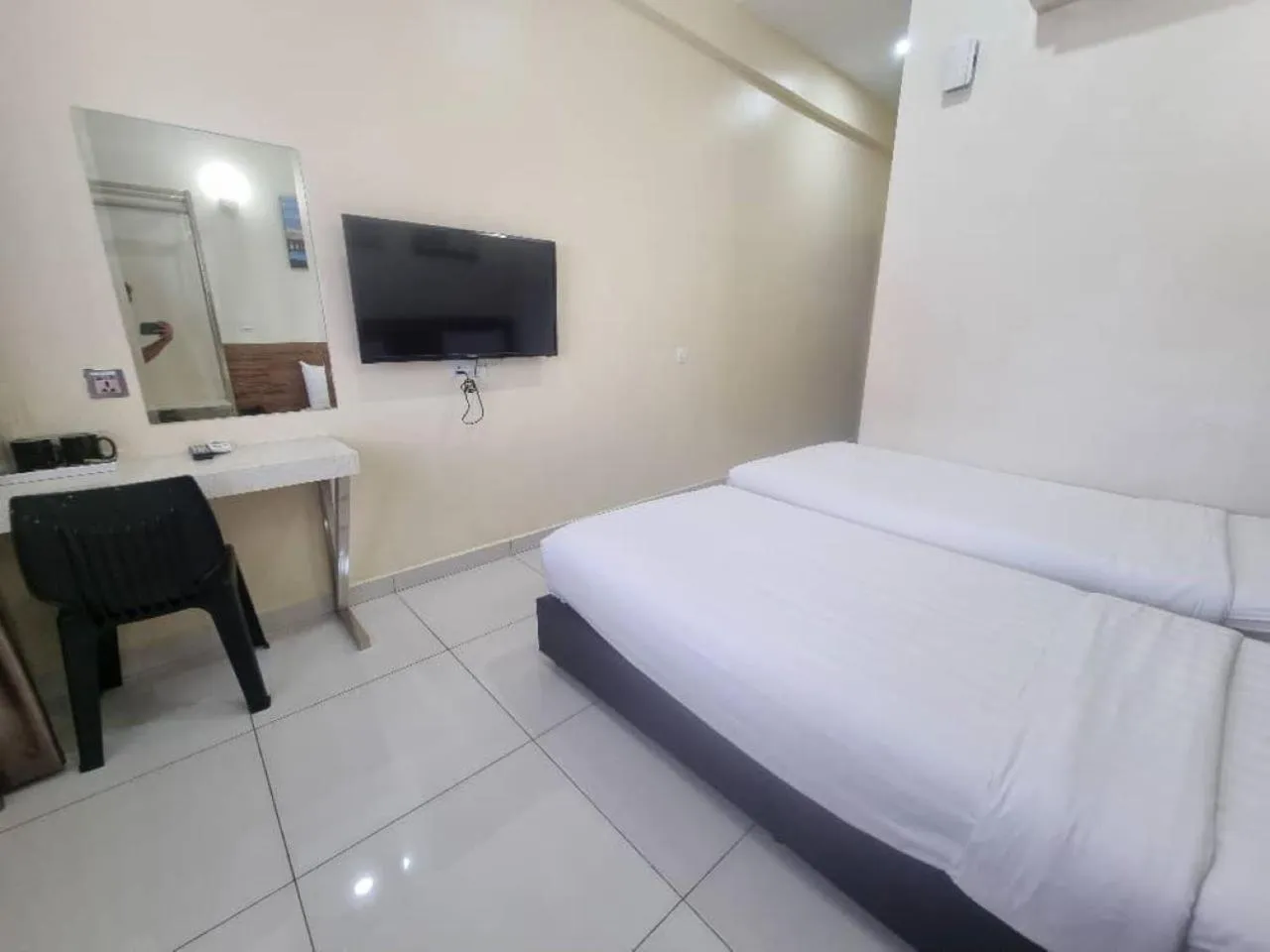 Bed in Avatel Jelutong