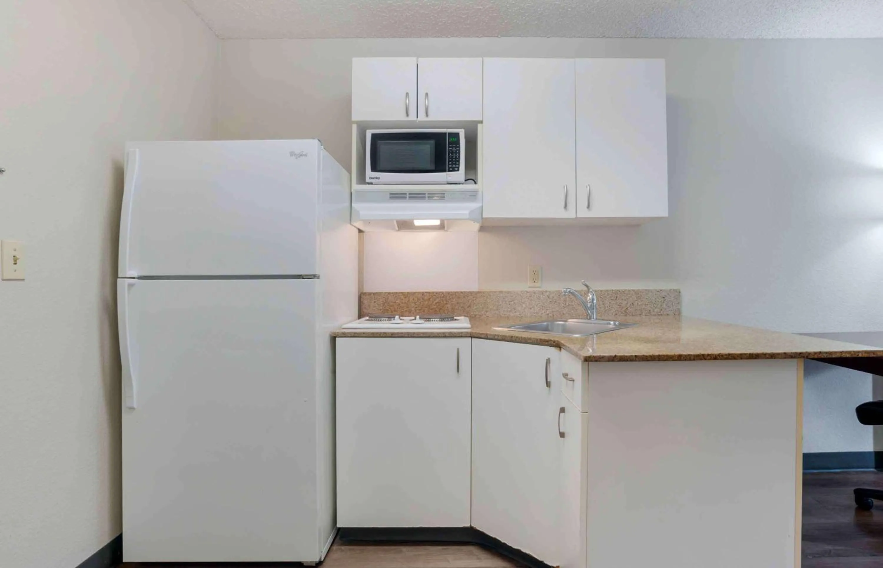 Kitchen or kitchenette in Extended Stay America Suites - Los Angeles - Torrance Blvd