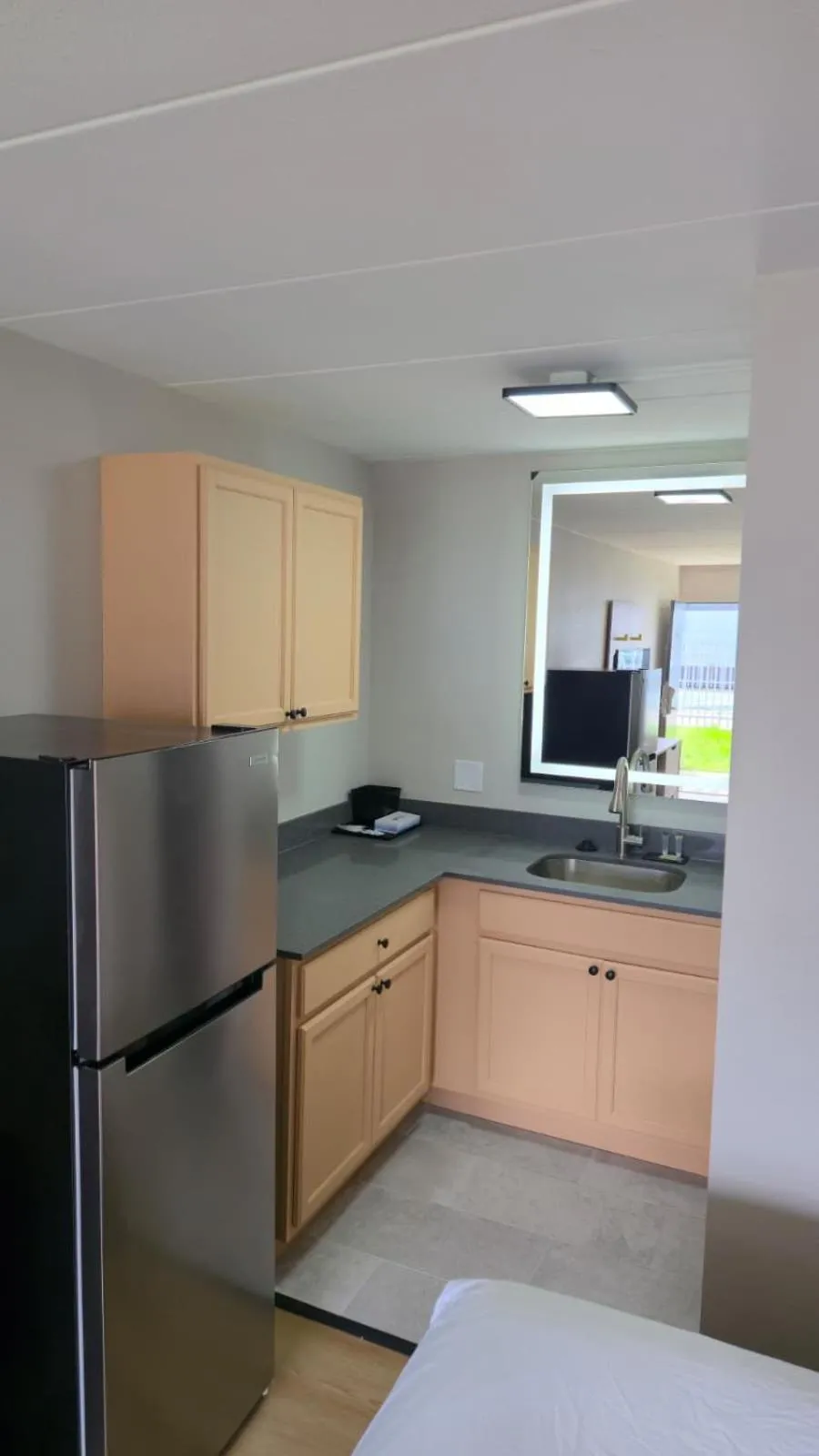 Kitchen or kitchenette in Days Inn by Wyndham Paducah I-24 Exit 4