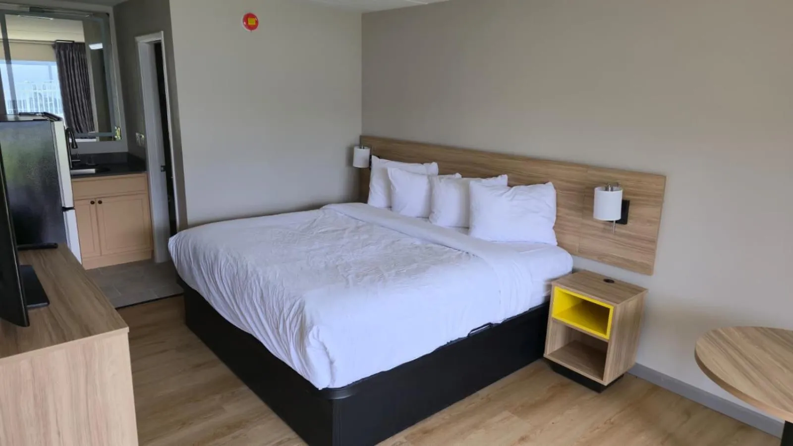 Bedroom, Bed in Days Inn by Wyndham Paducah I-24 Exit 4