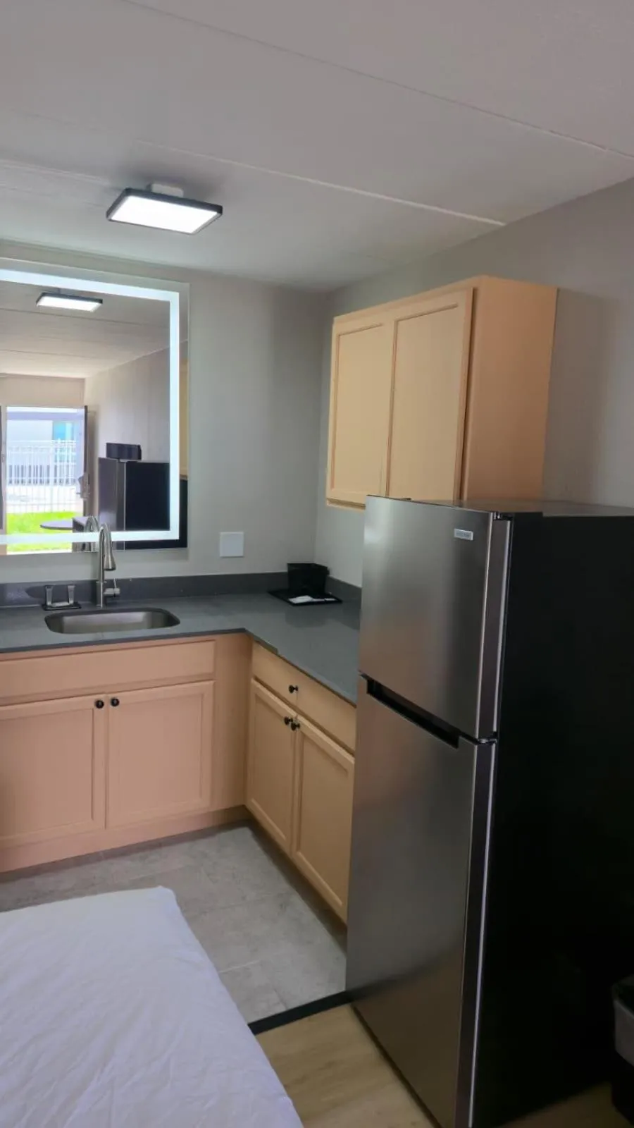 Kitchen or kitchenette in Days Inn by Wyndham Paducah I-24 Exit 4