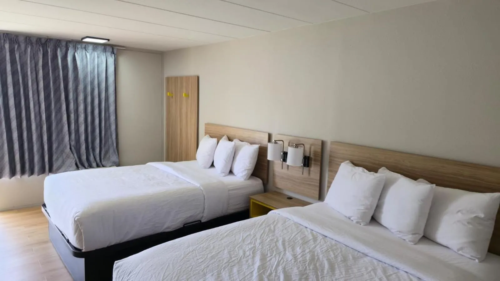 Bed in Days Inn by Wyndham Paducah I-24 Exit 4