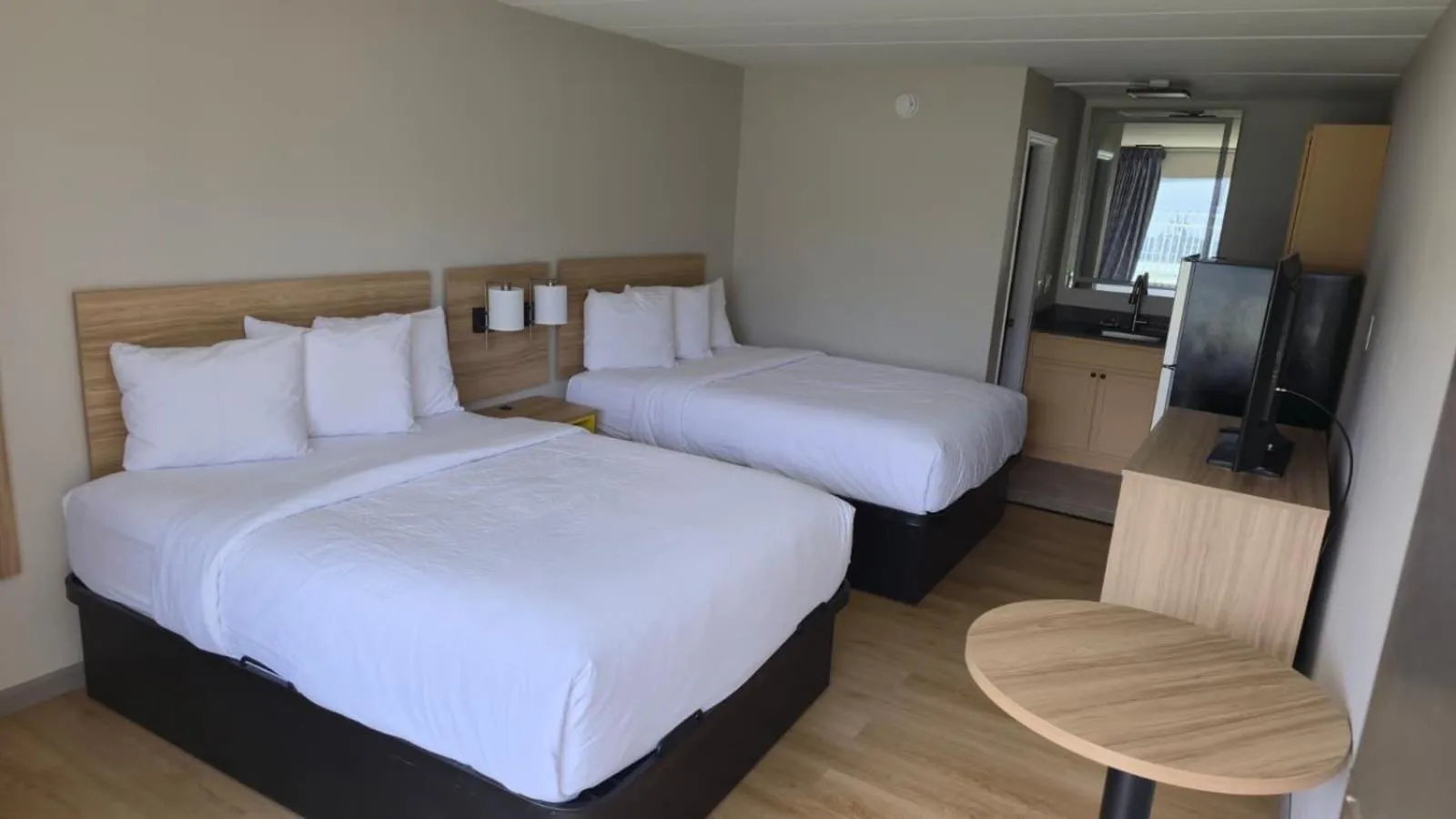 Bed in Days Inn by Wyndham Paducah I-24 Exit 4