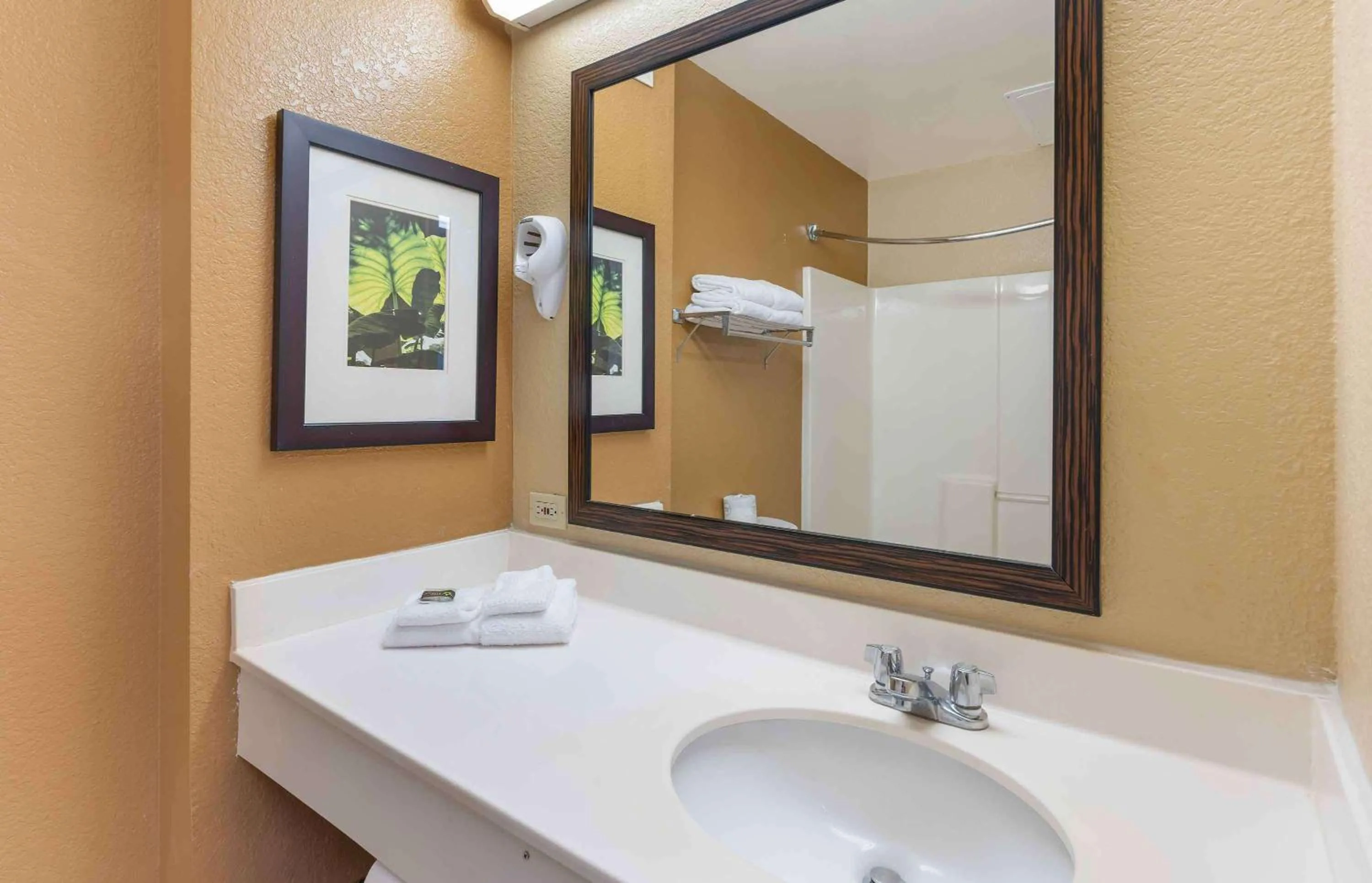 Bathroom in Extended Stay America Suites - Dublin - Hacienda Dr